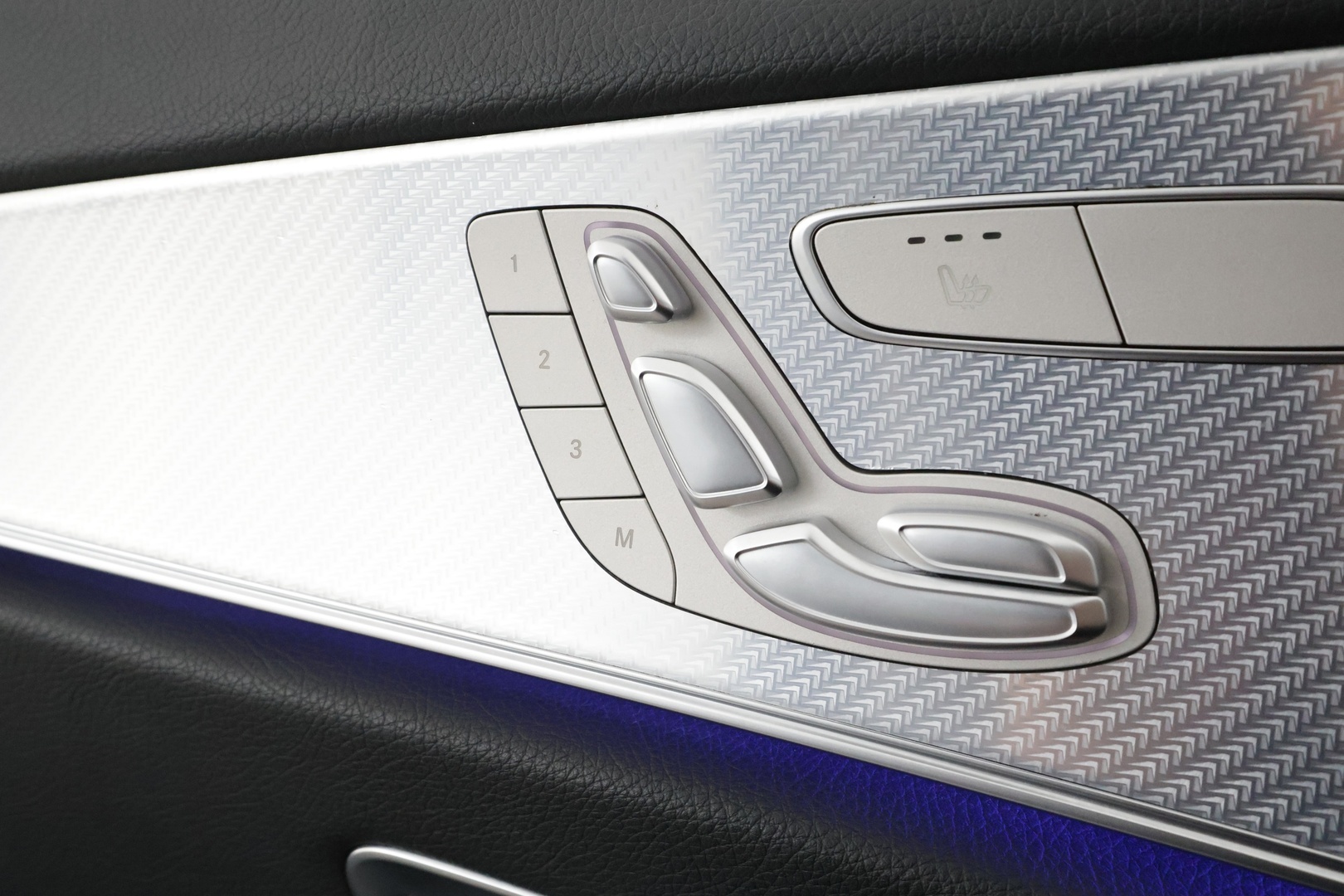 MERCEDES-BENZ E 2021