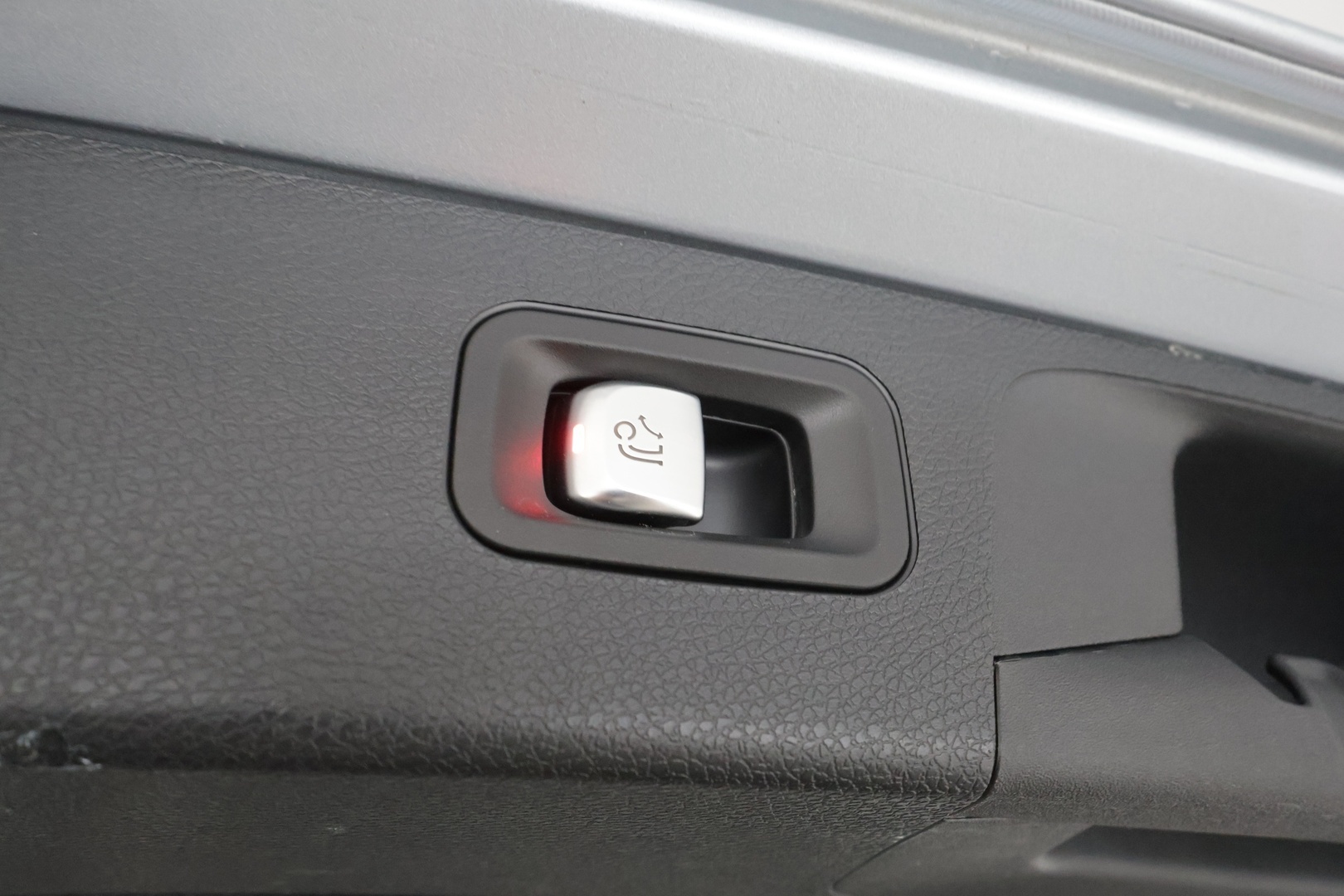 MERCEDES-BENZ E 2021
