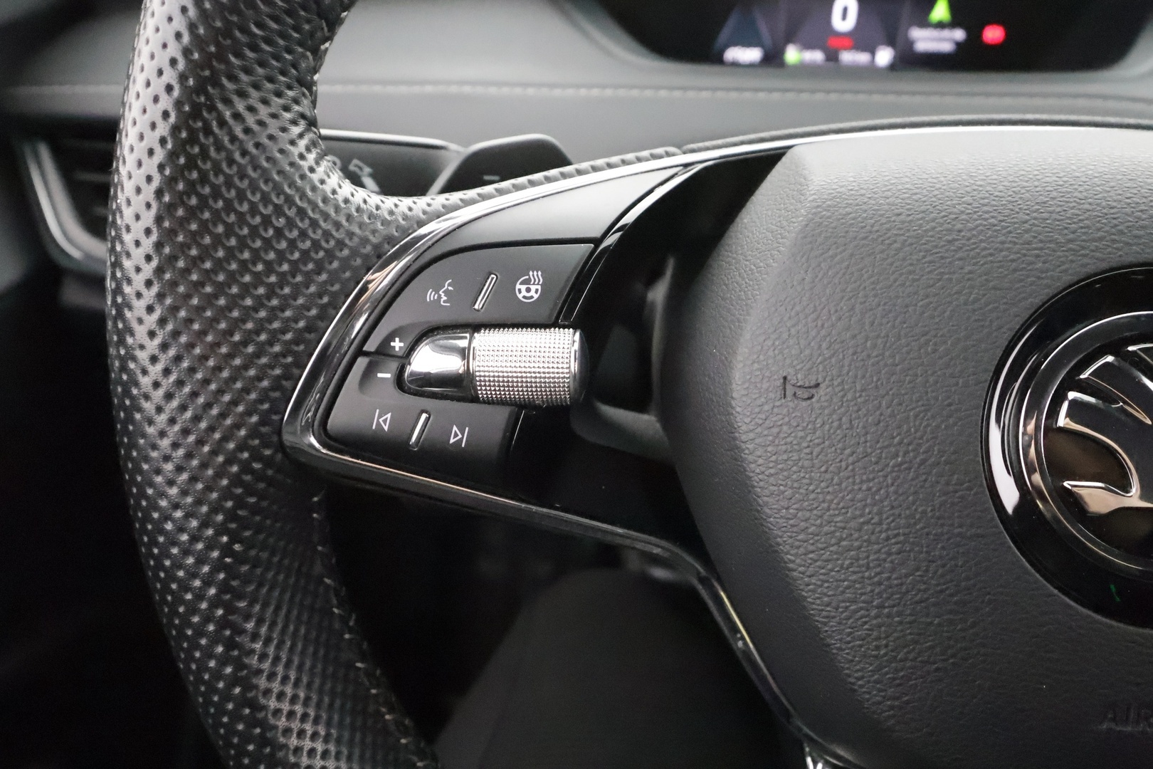 SKODA ENYAQ 2023