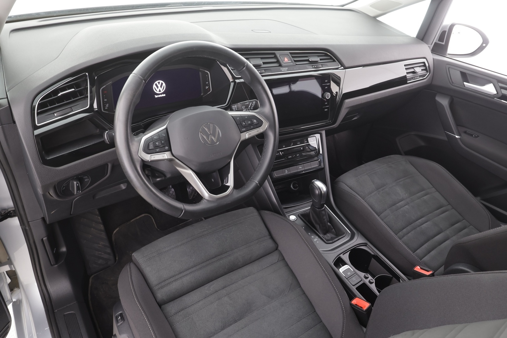 VOLKSWAGEN TOURAN 2023
