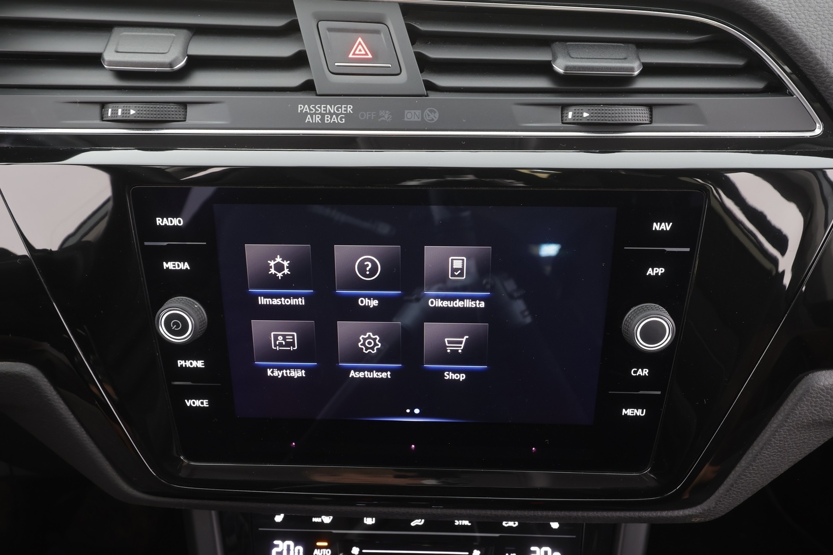 VOLKSWAGEN TOURAN 2023