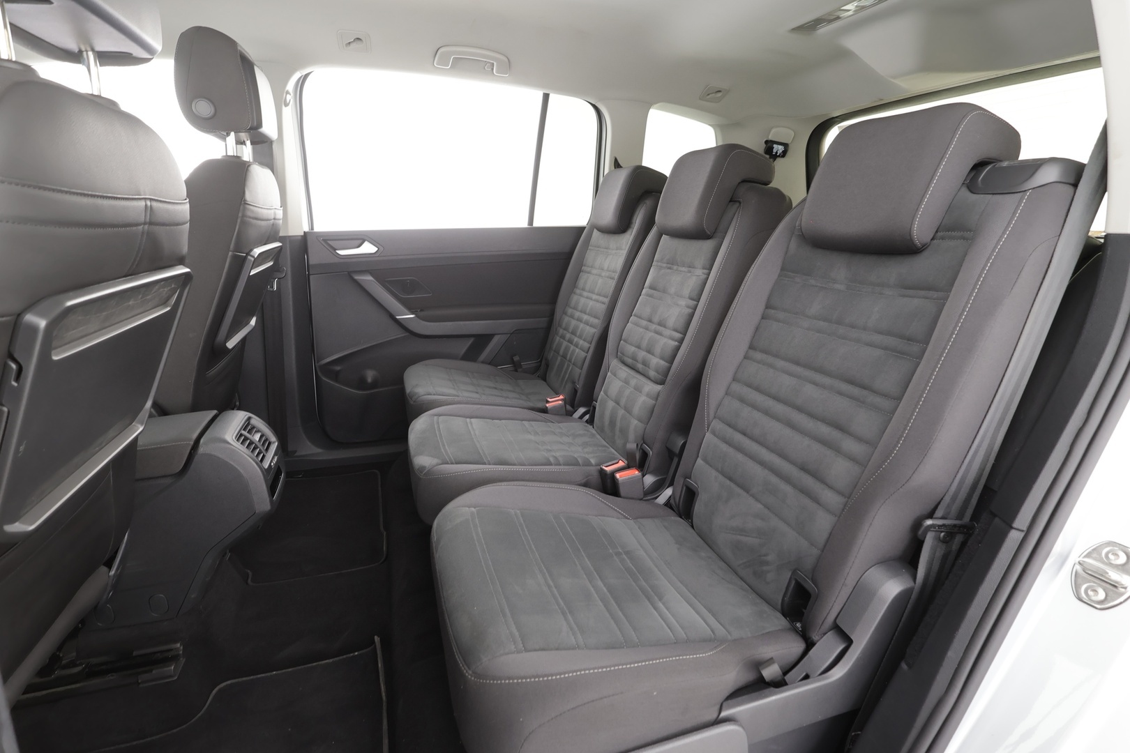 VOLKSWAGEN TOURAN 2023