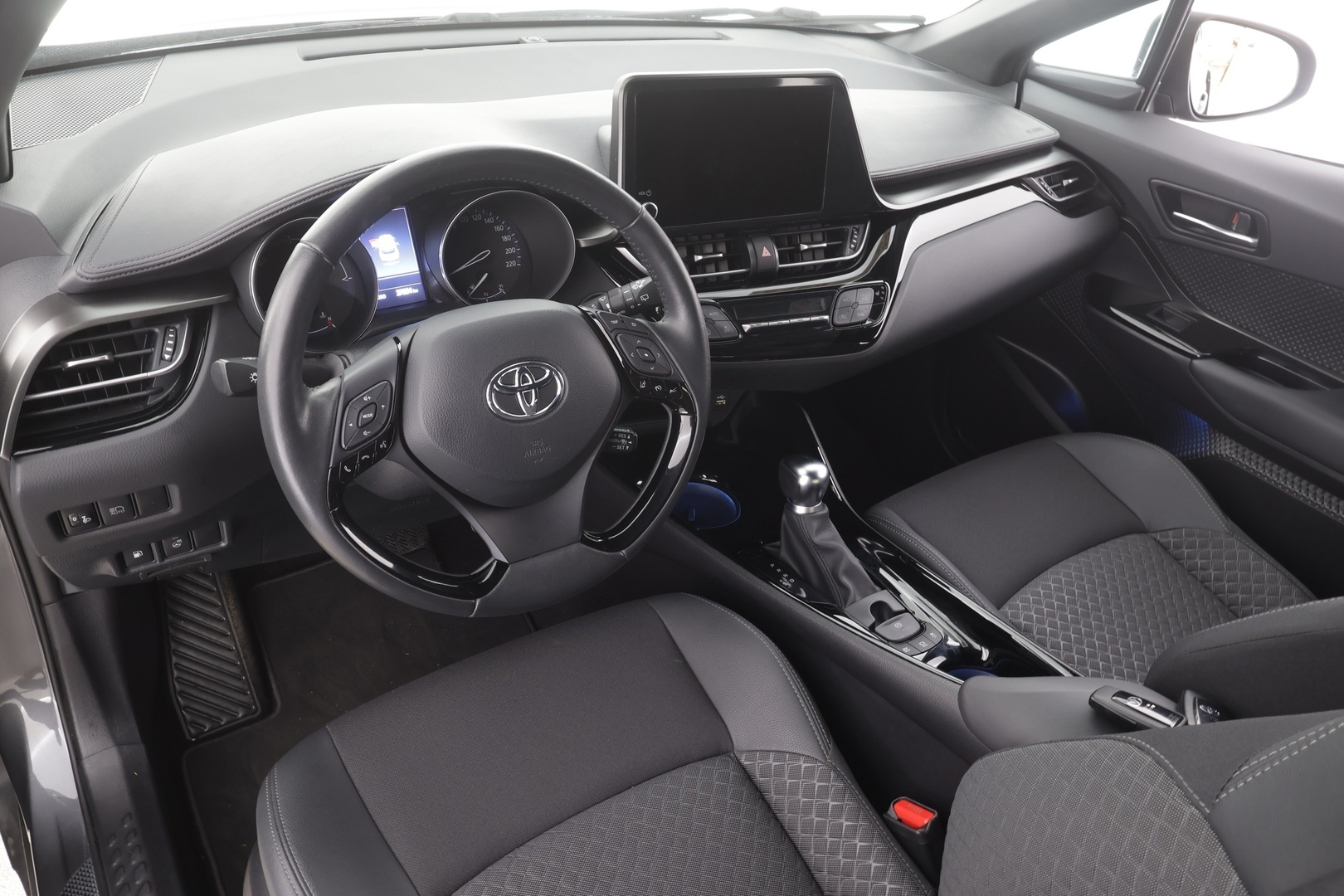 TOYOTA C-HR 2024
