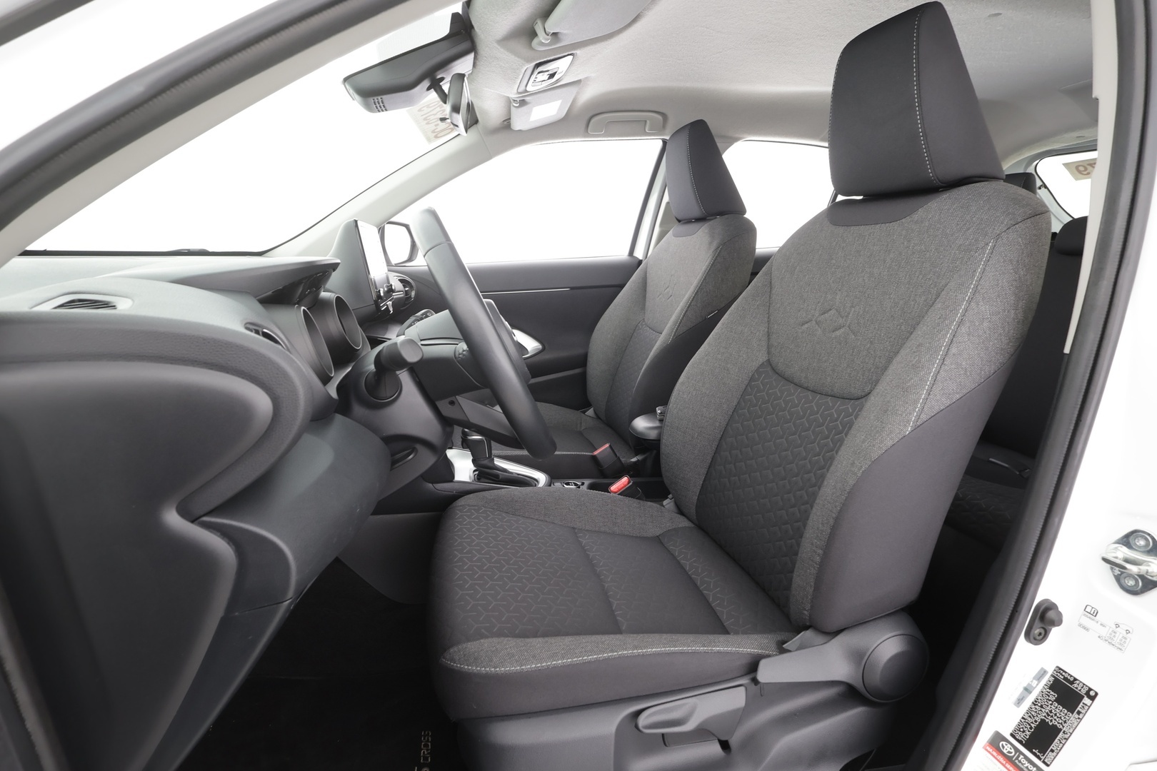 TOYOTA YARIS CROSS 2023