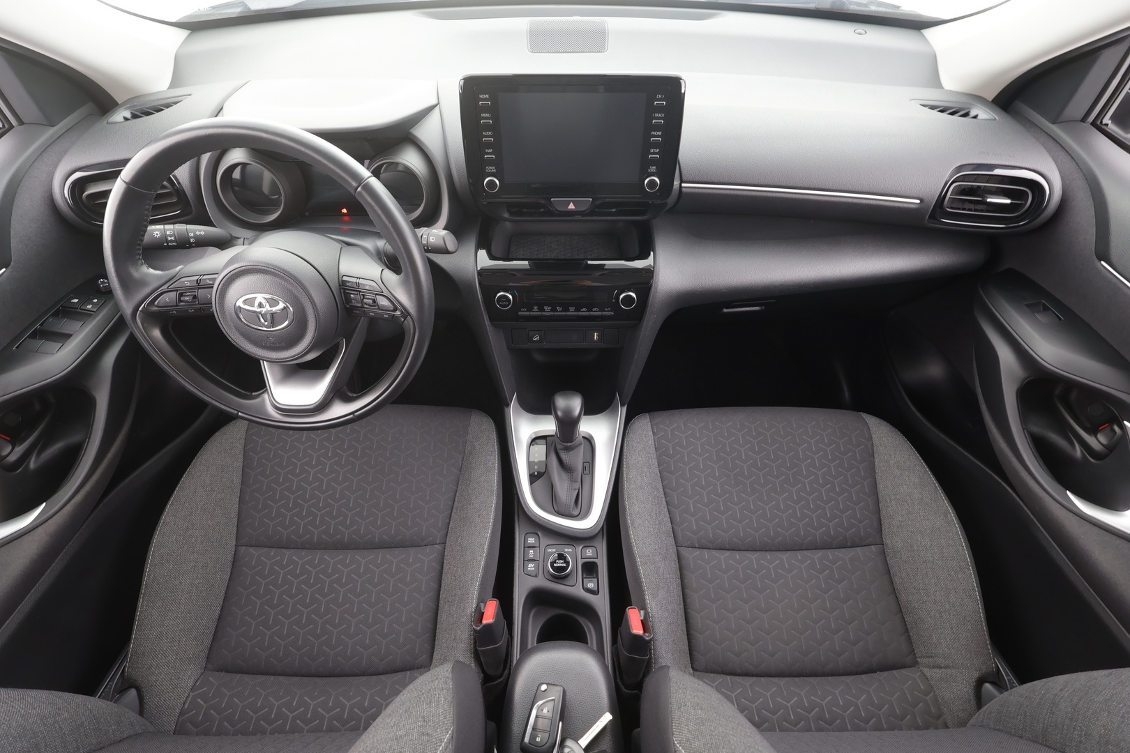 TOYOTA YARIS CROSS 2023