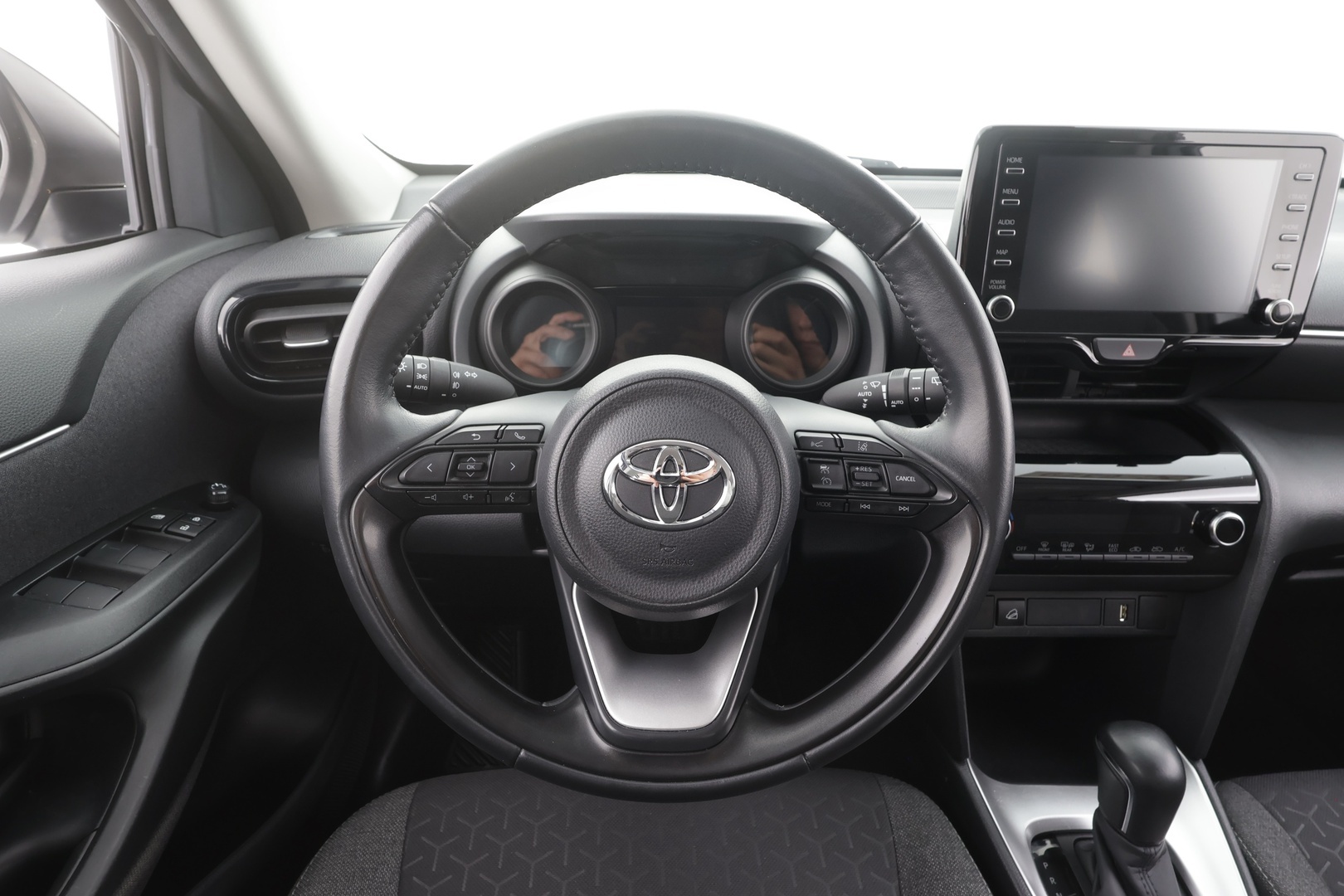 TOYOTA YARIS CROSS 2023