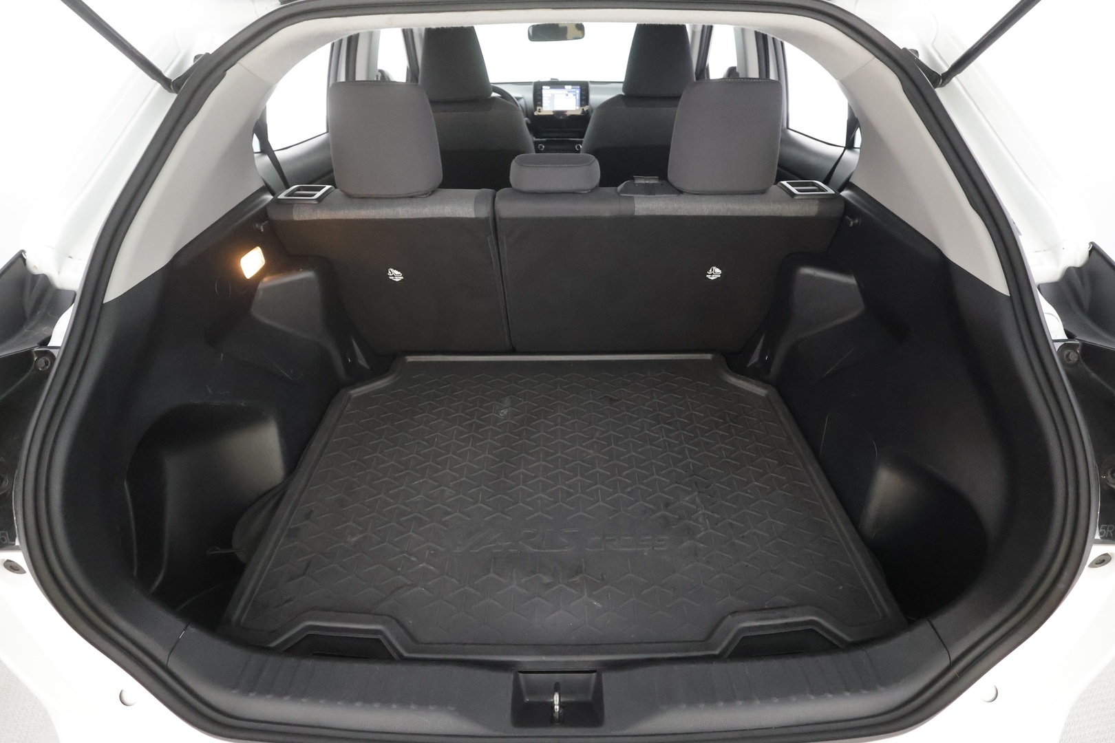 TOYOTA YARIS CROSS 2023