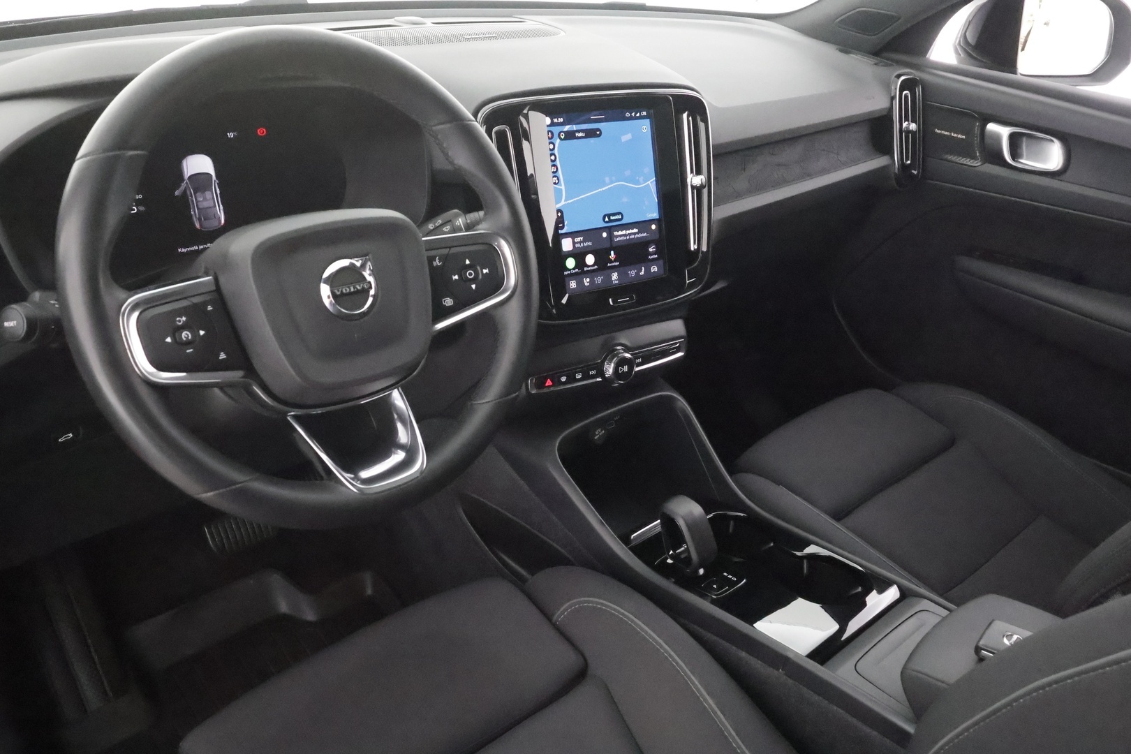 VOLVO C40 2023