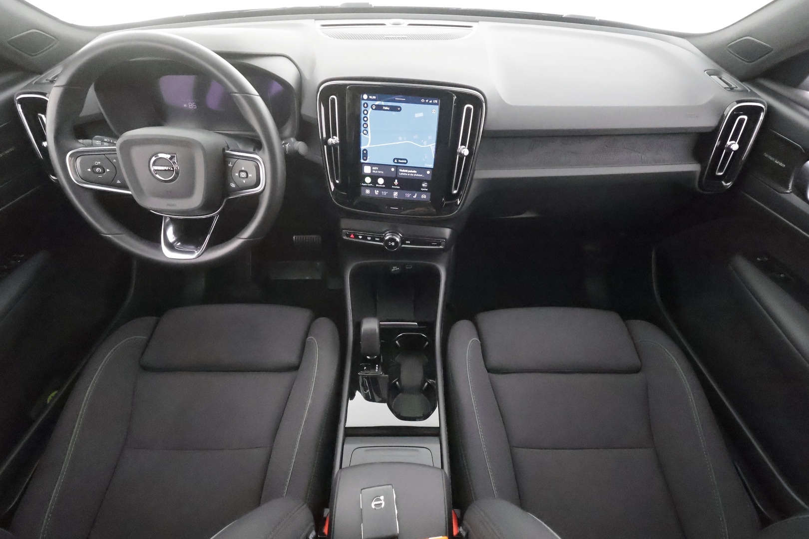 VOLVO C40 2023