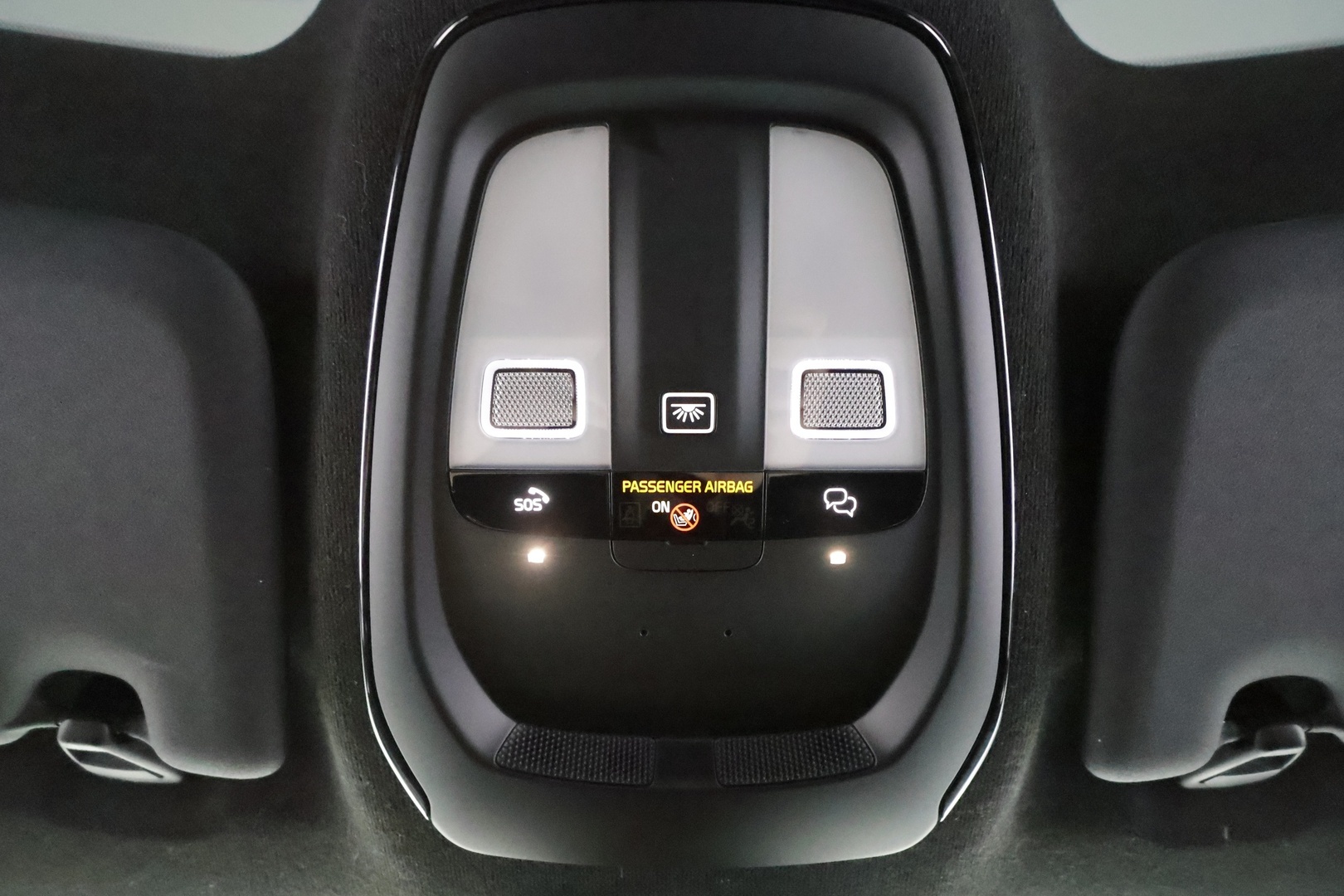 VOLVO C40 2023