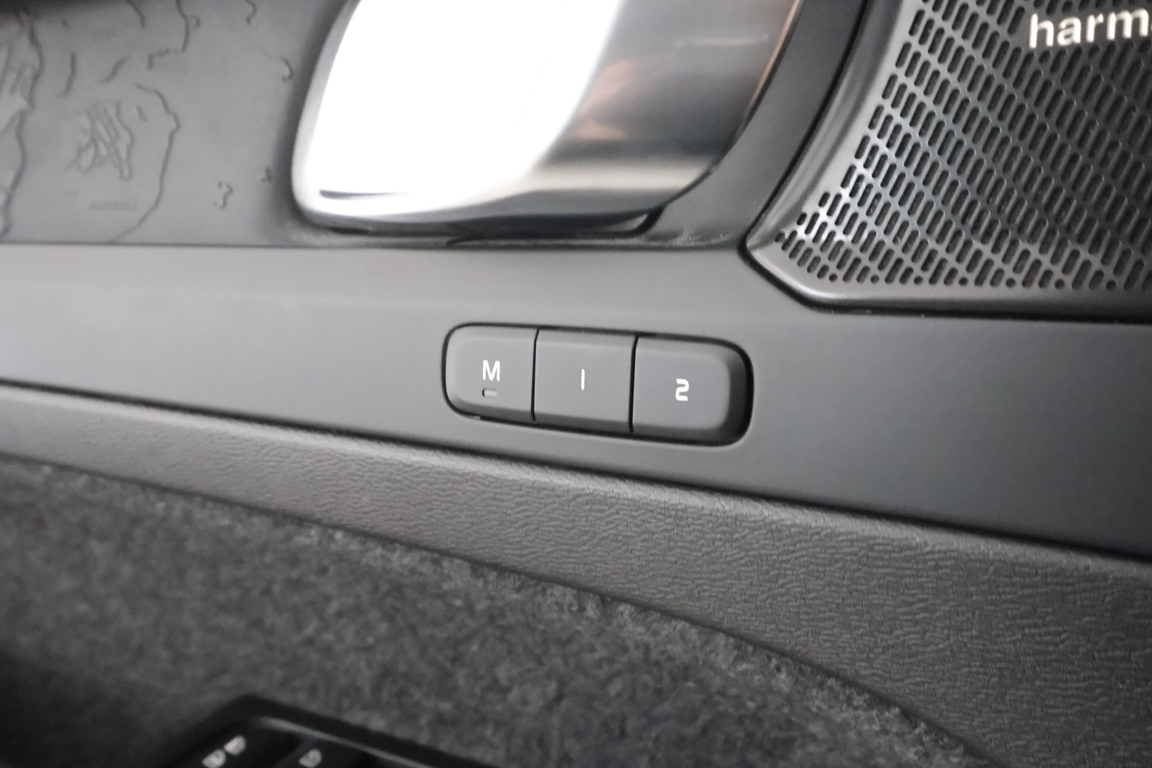 VOLVO C40 2023