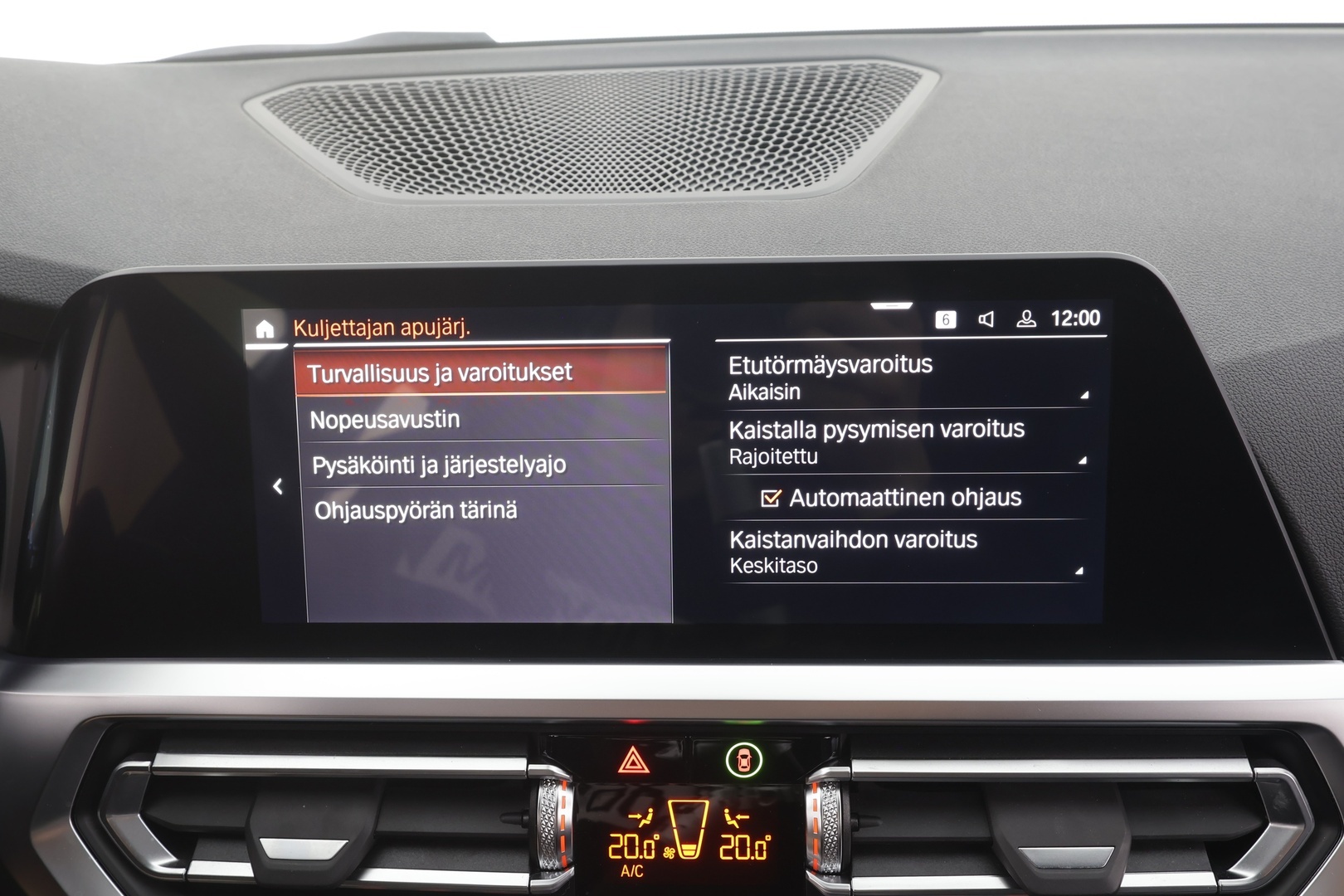 BMW 318 2022