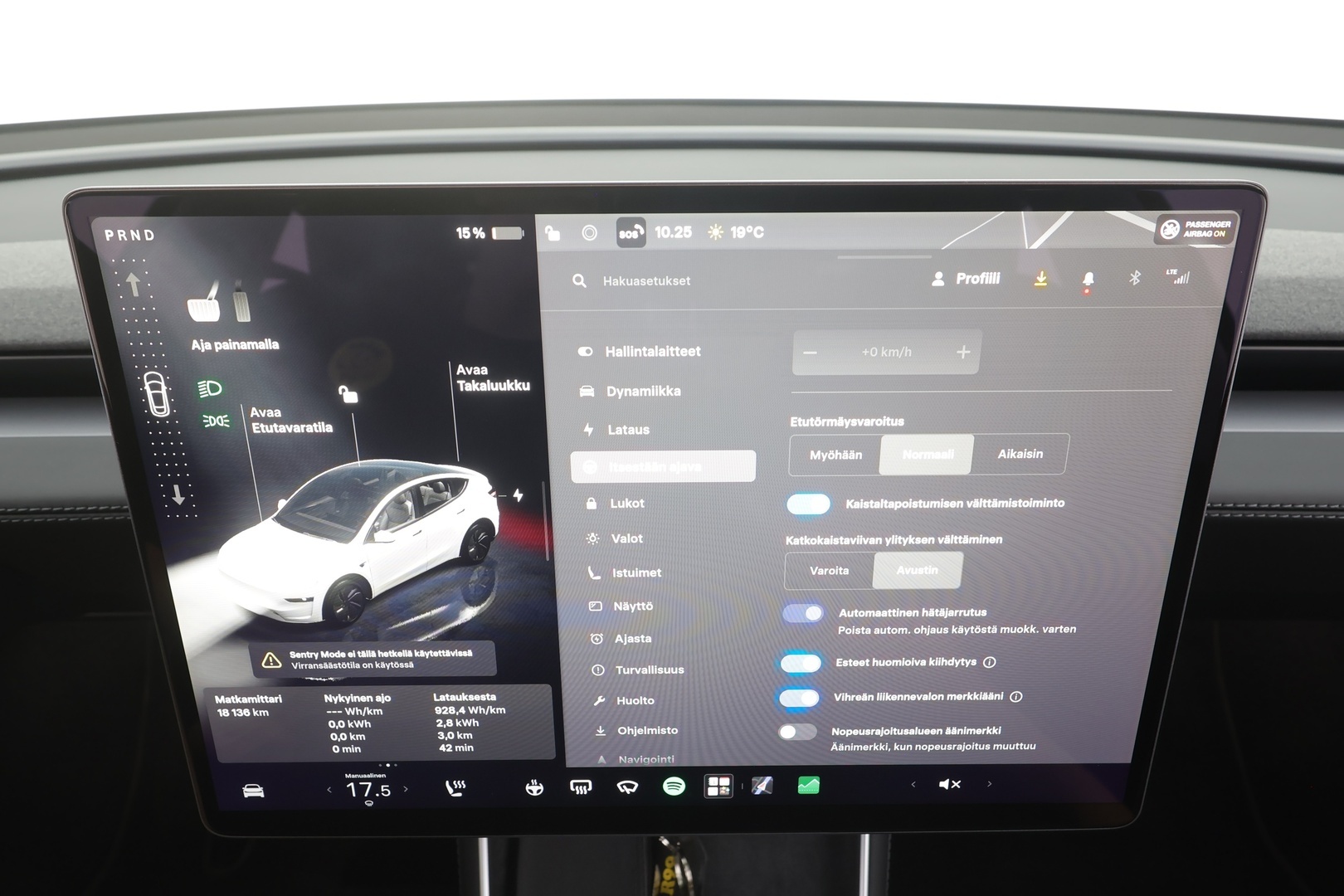TESLA MODEL Y 2025
