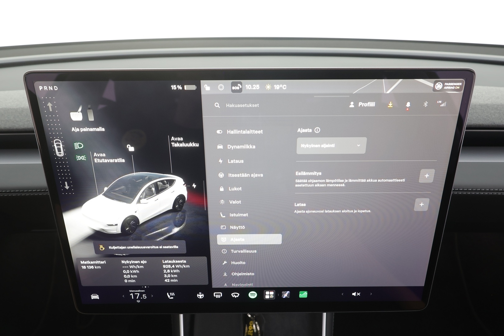 TESLA MODEL Y 2025