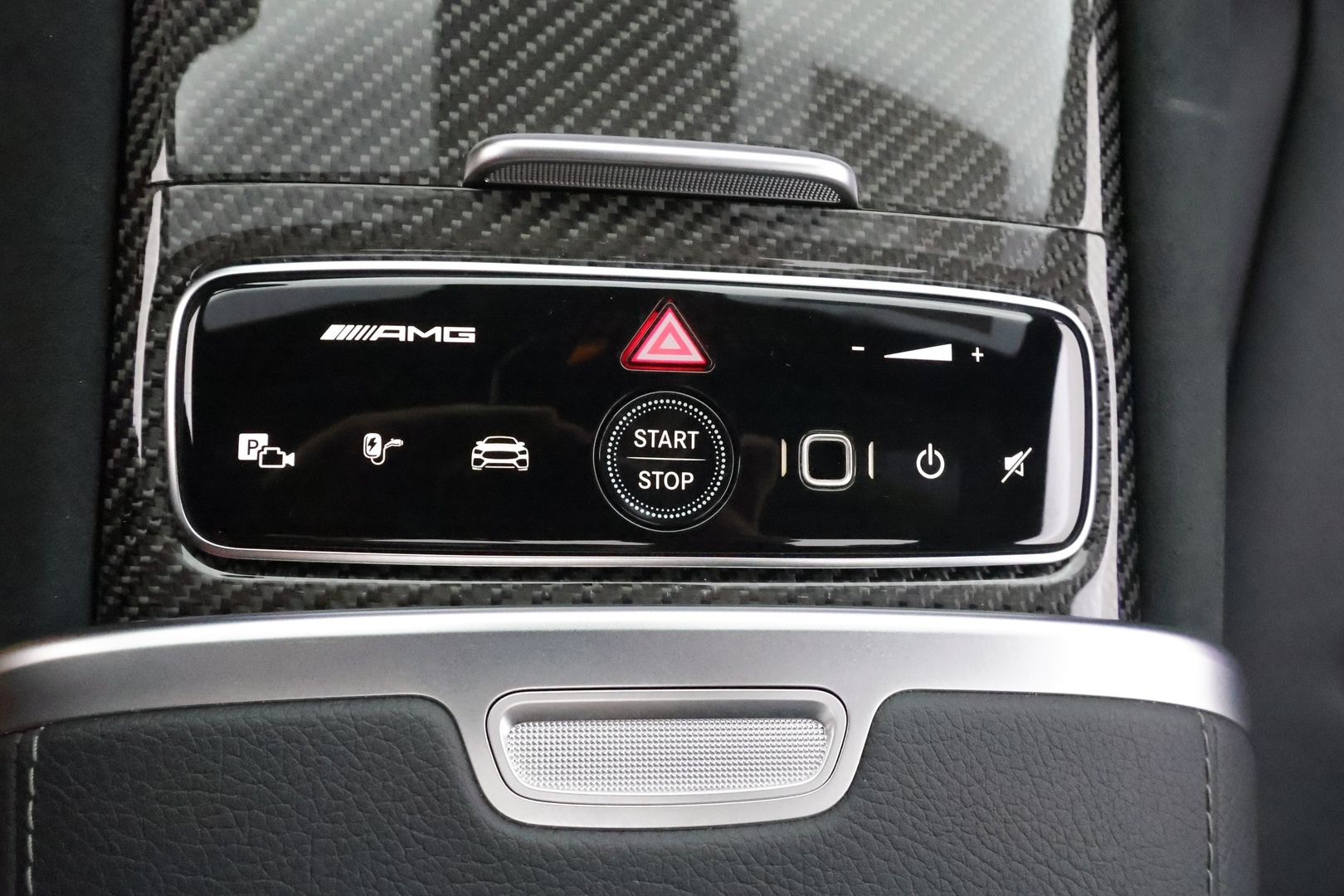 MERCEDES-BENZ EQE 2025