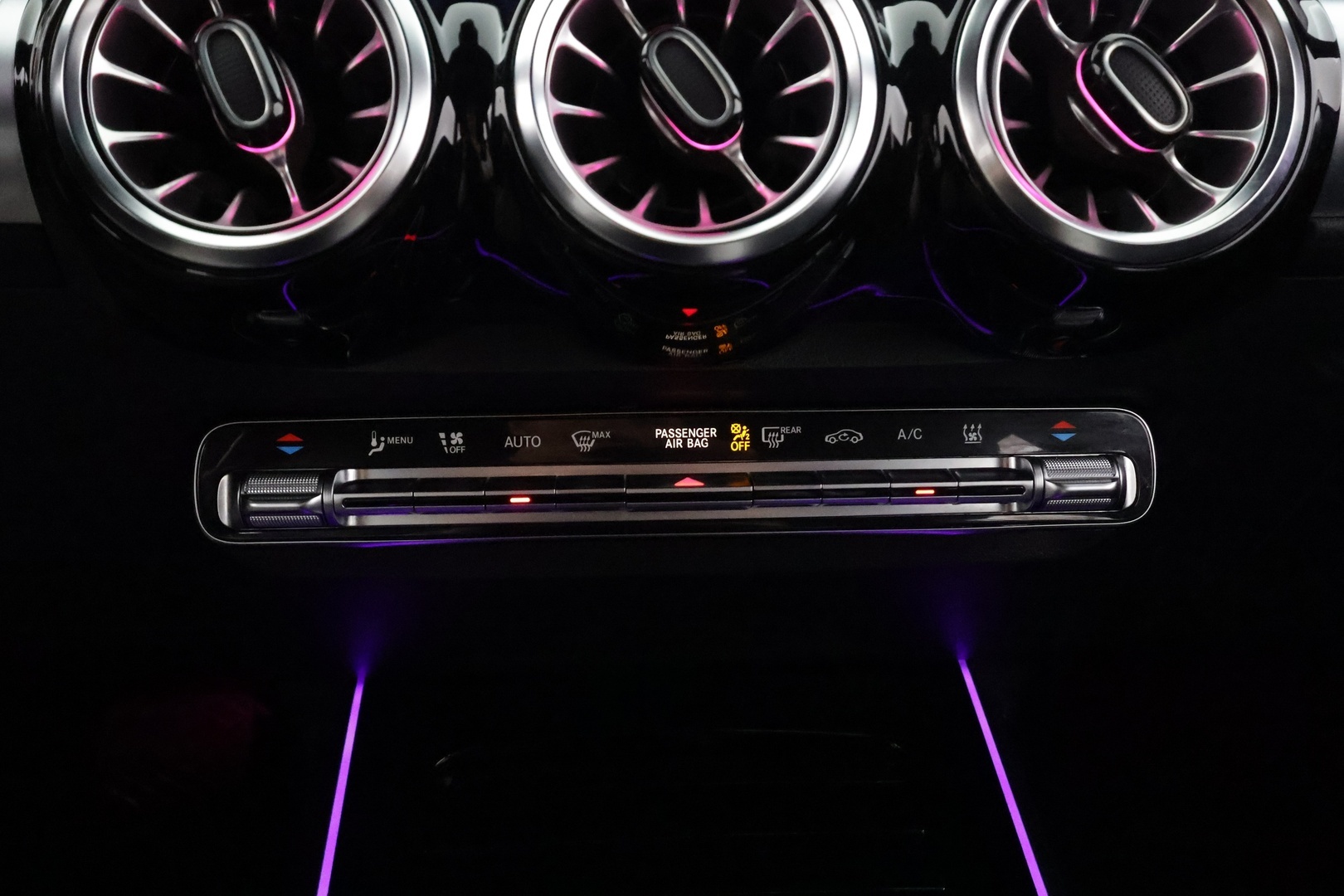 MERCEDES-BENZ EQB 2023