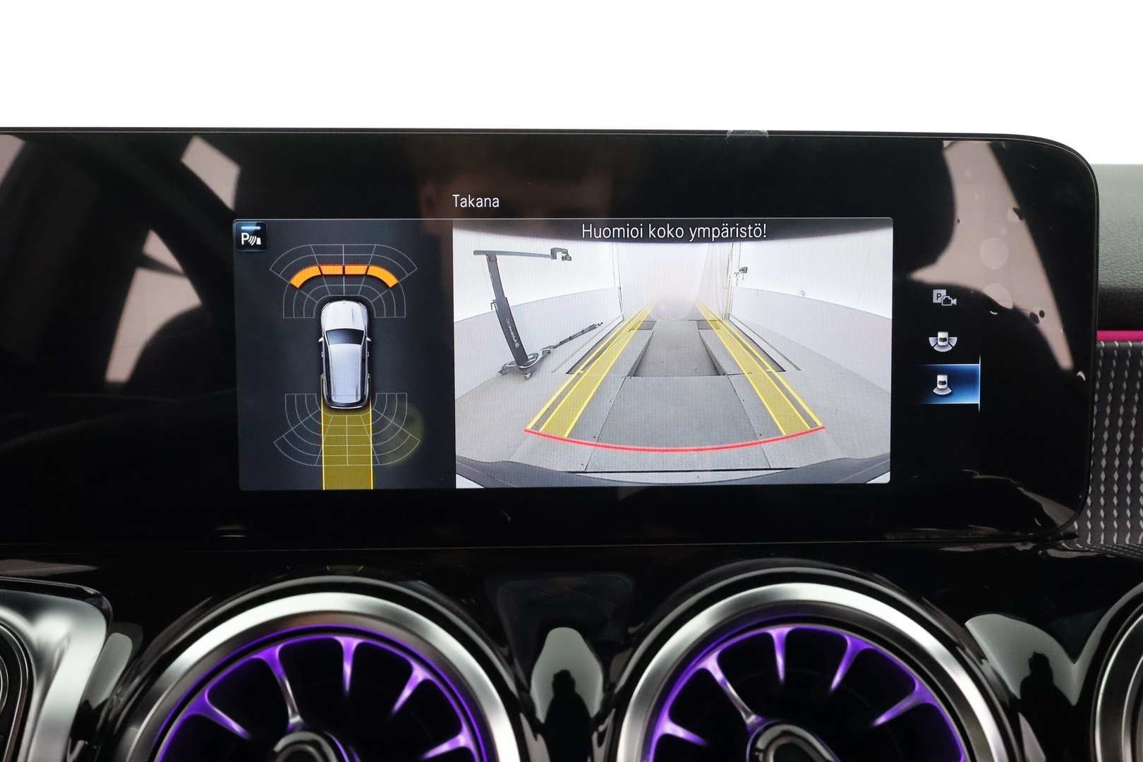 MERCEDES-BENZ EQB 2023