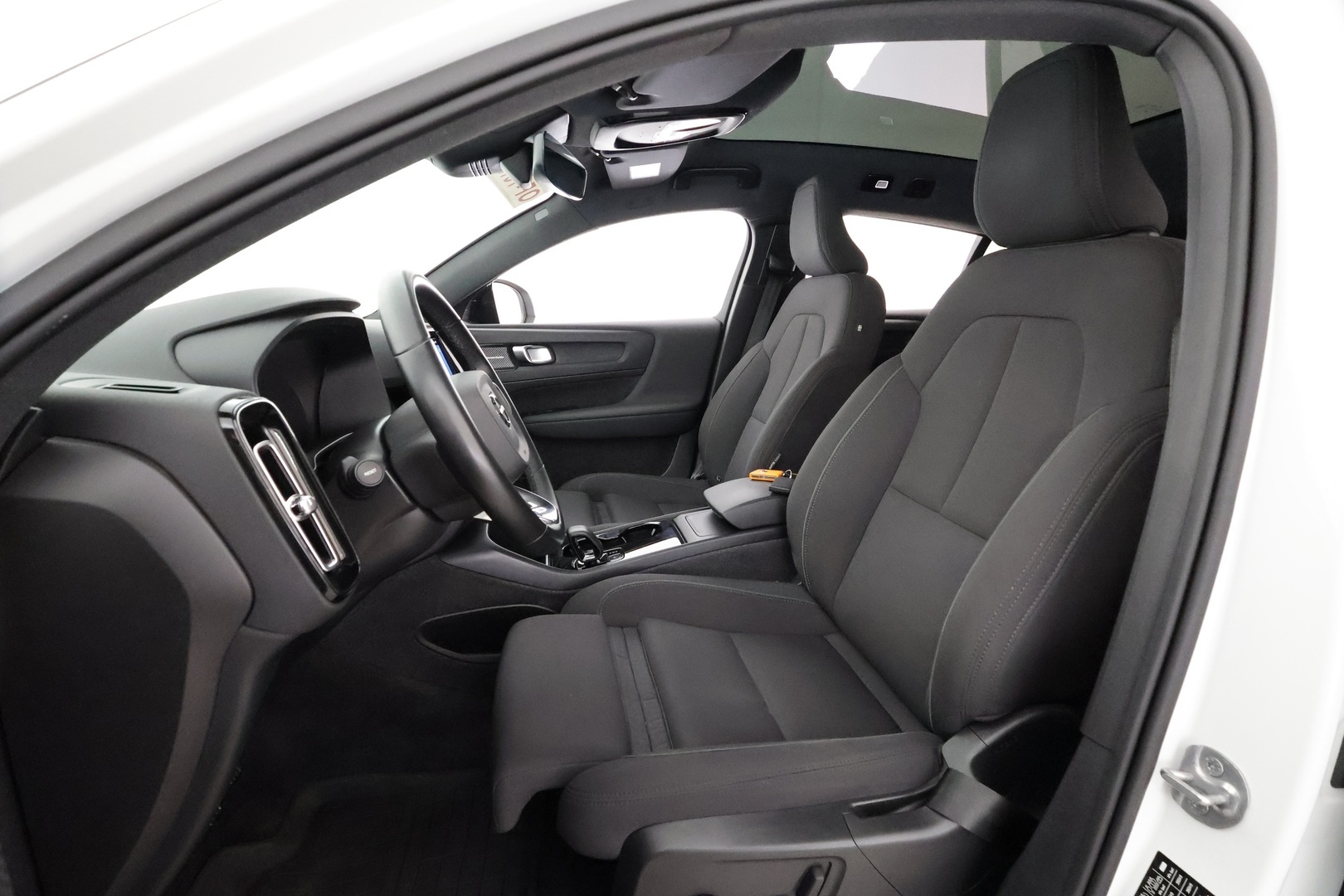 VOLVO C40 2024