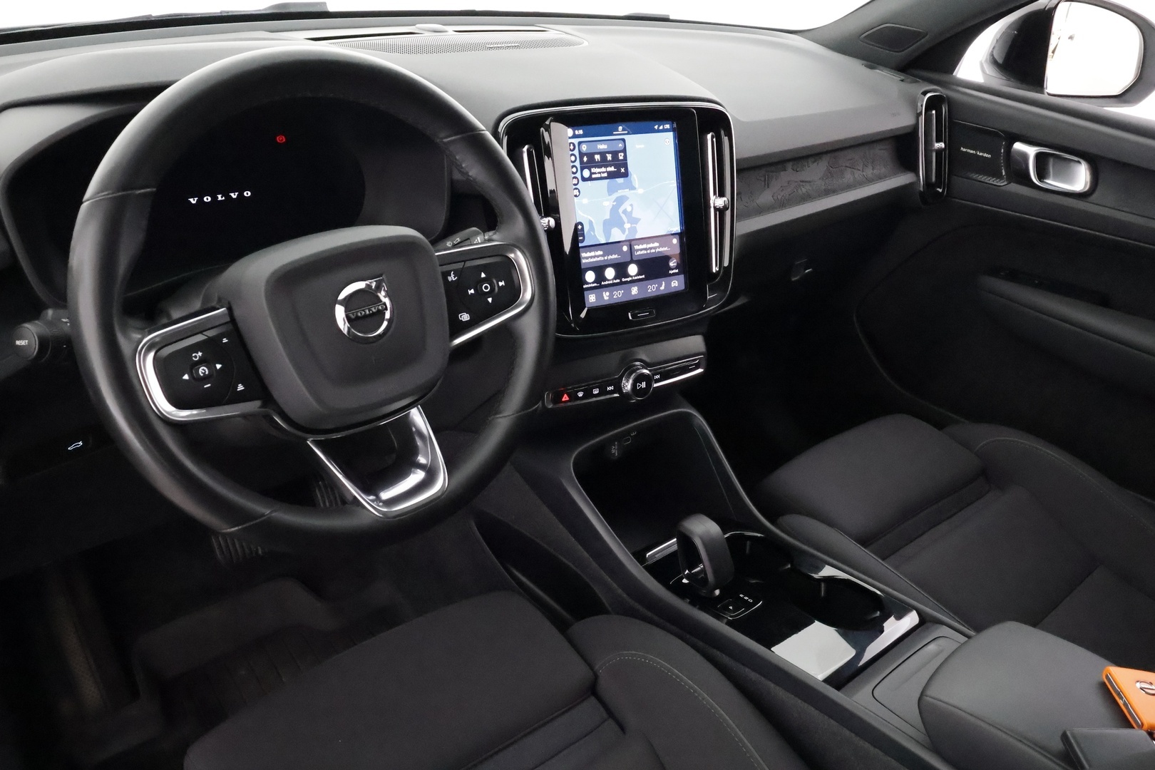 VOLVO C40 2024