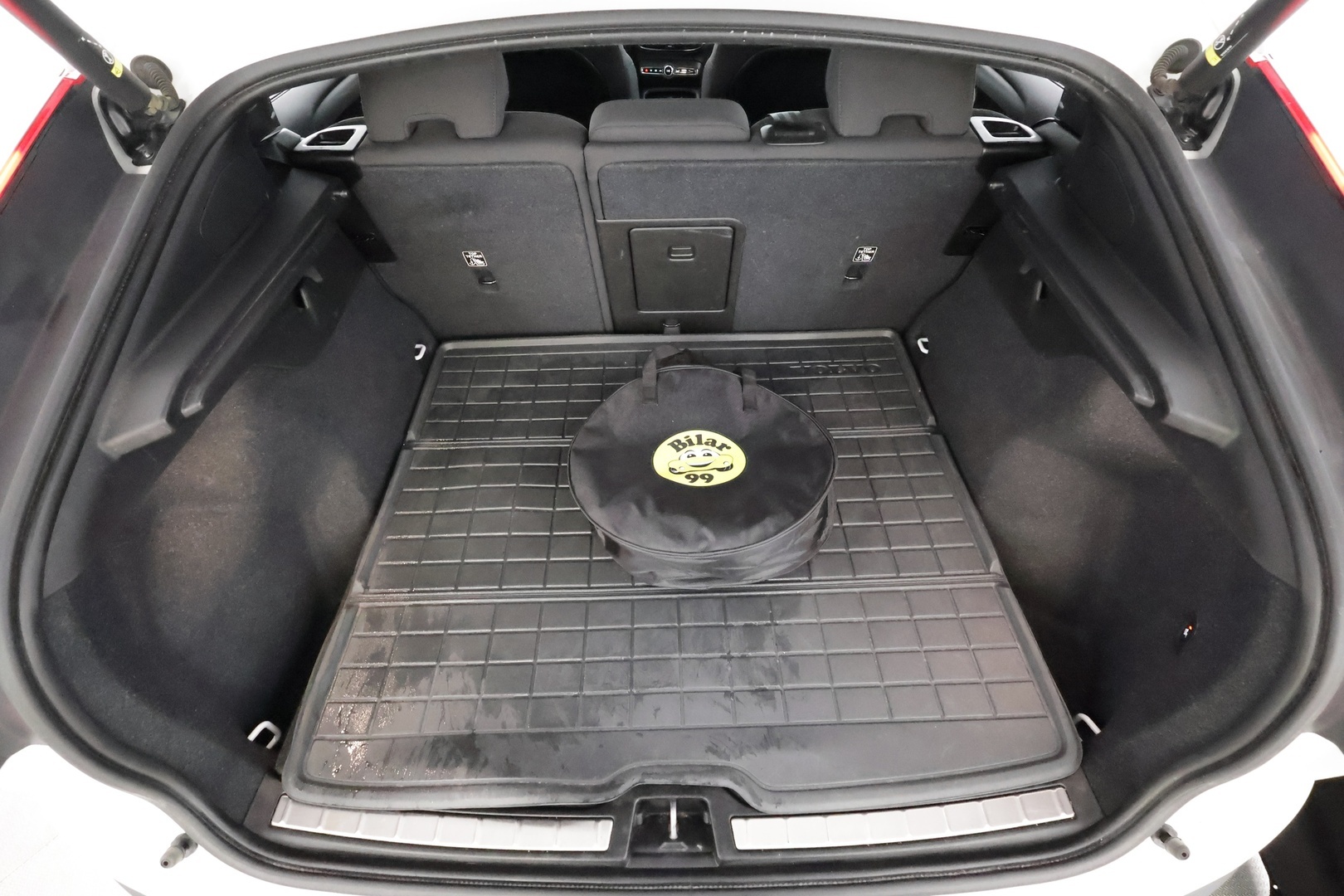VOLVO C40 2024