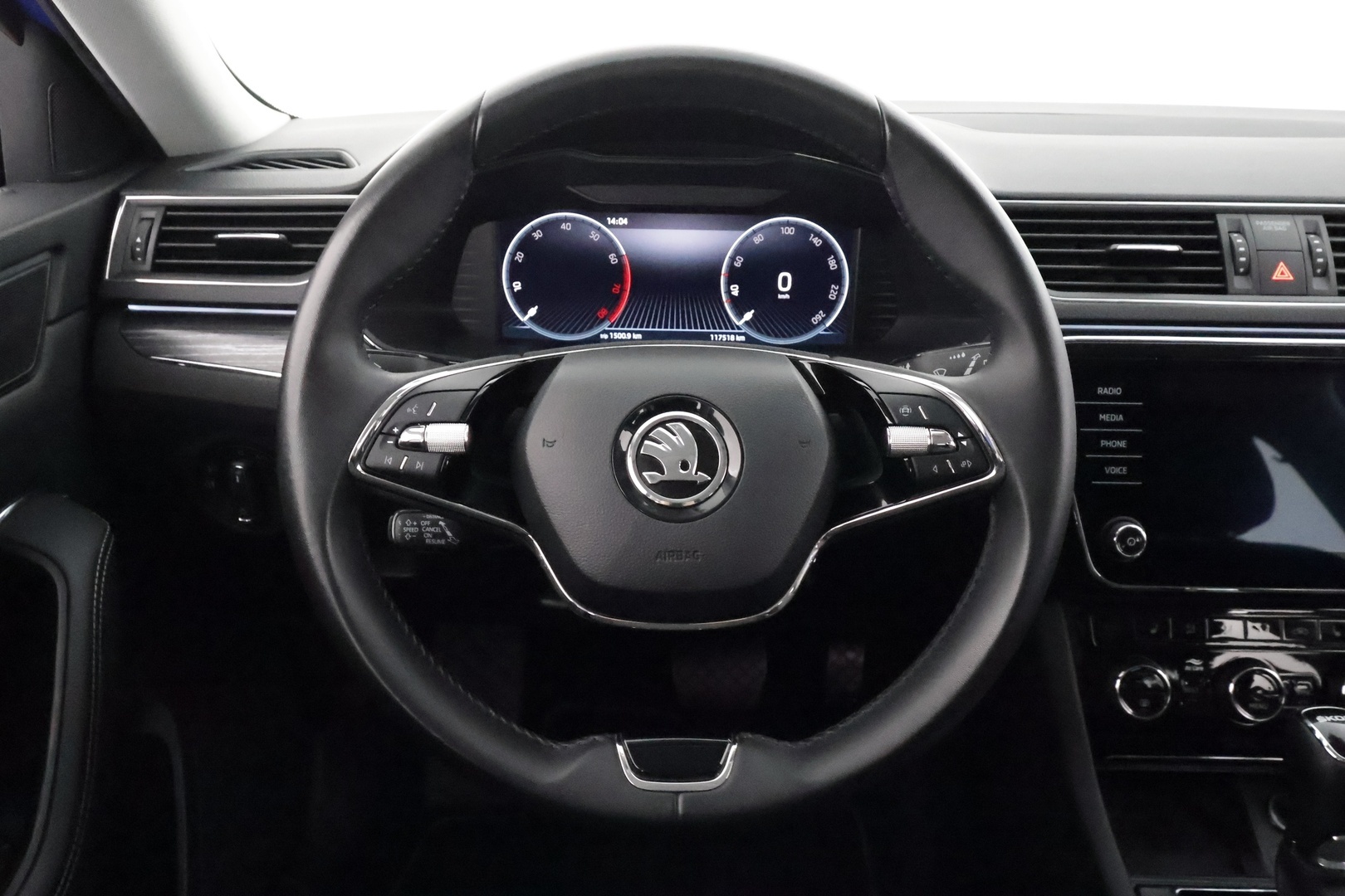 SKODA Superb 2024