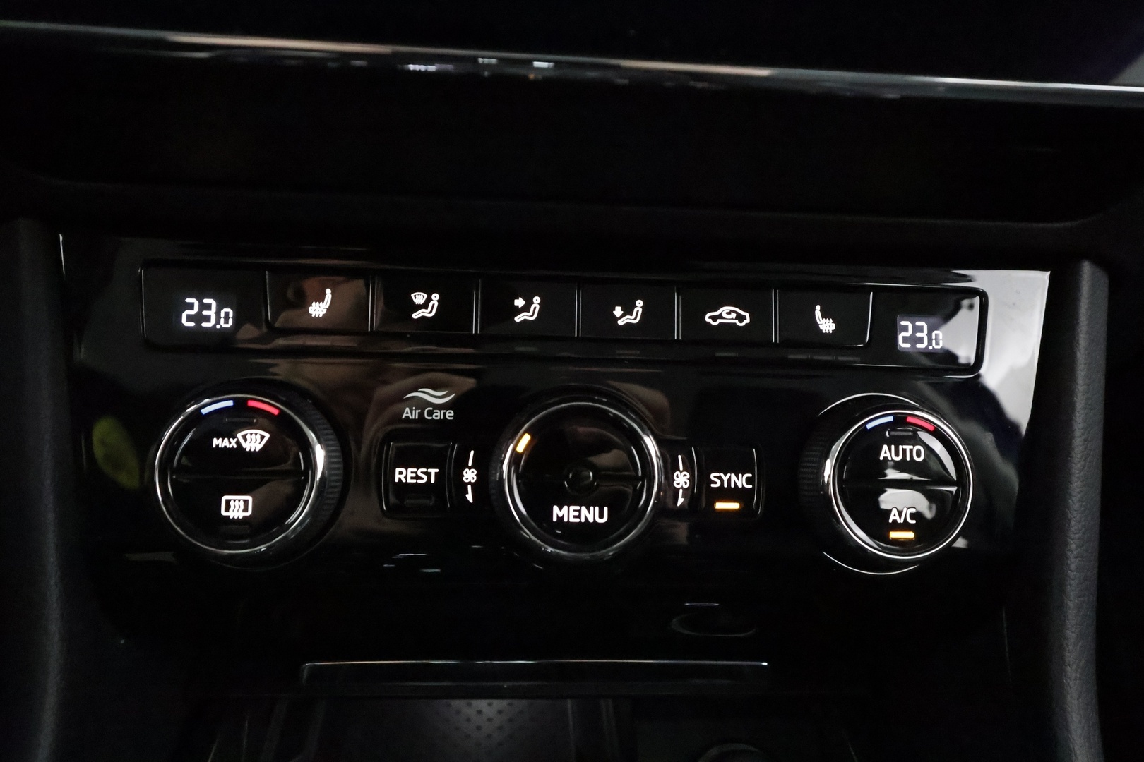 SKODA Superb 2024