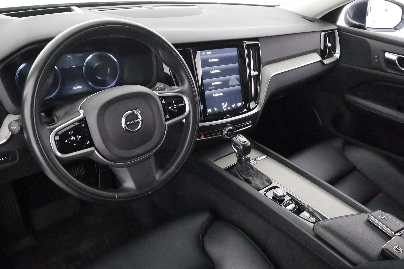 VOLVO V60 2019