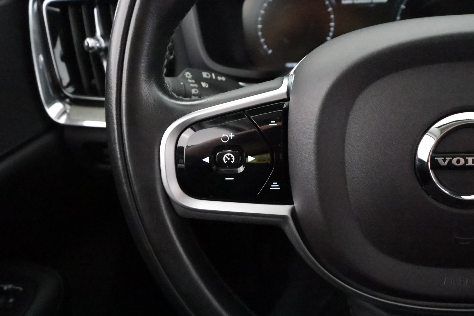 VOLVO V60 2019
