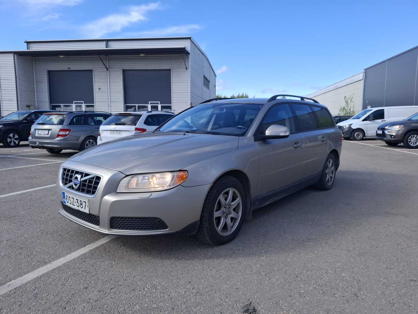 VOLVO V70 2010