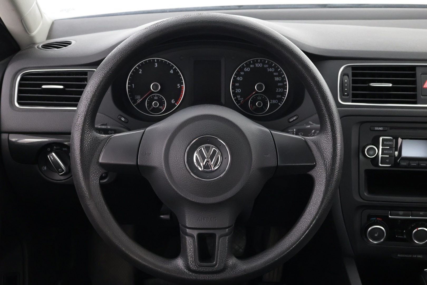 VOLKSWAGEN Jetta 2011