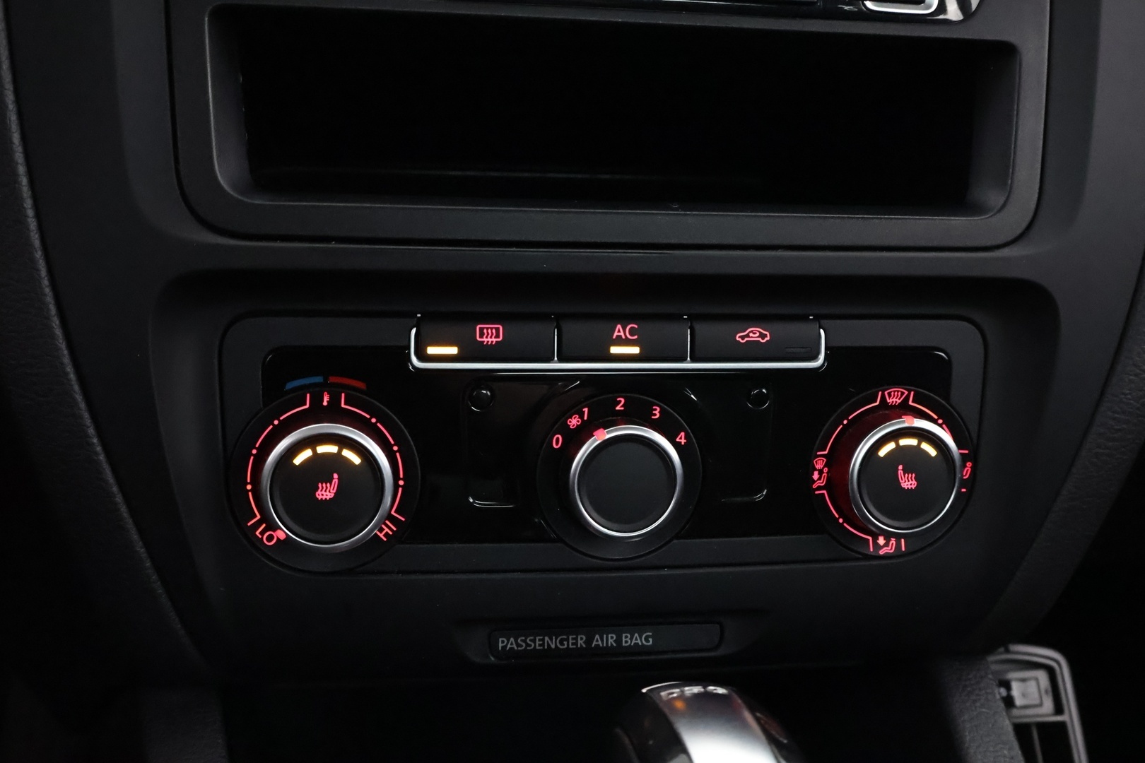 VOLKSWAGEN Jetta 2011