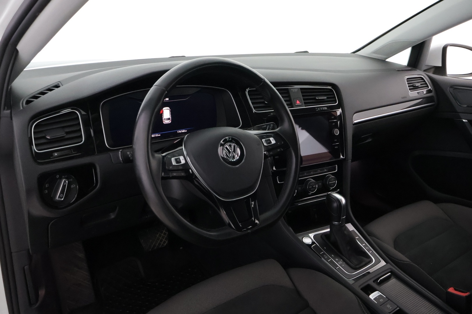 VOLKSWAGEN Golf 2018
