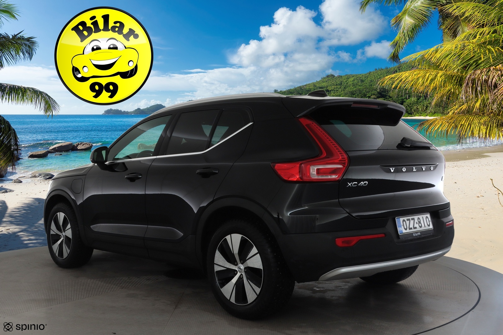 VOLVO XC40 2024