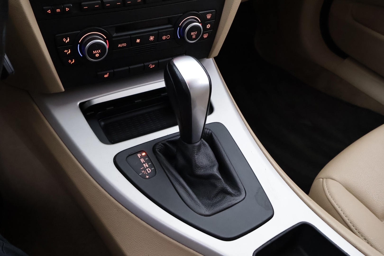 BMW 320 2009