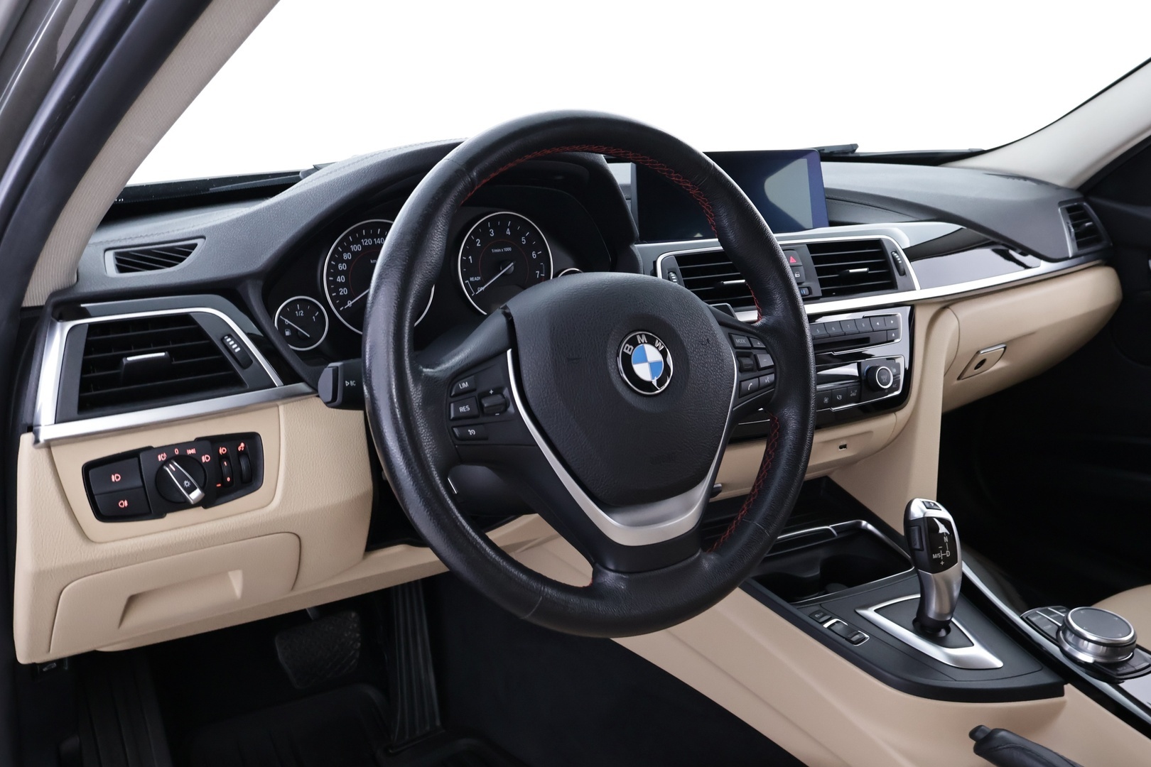 BMW 330 2018