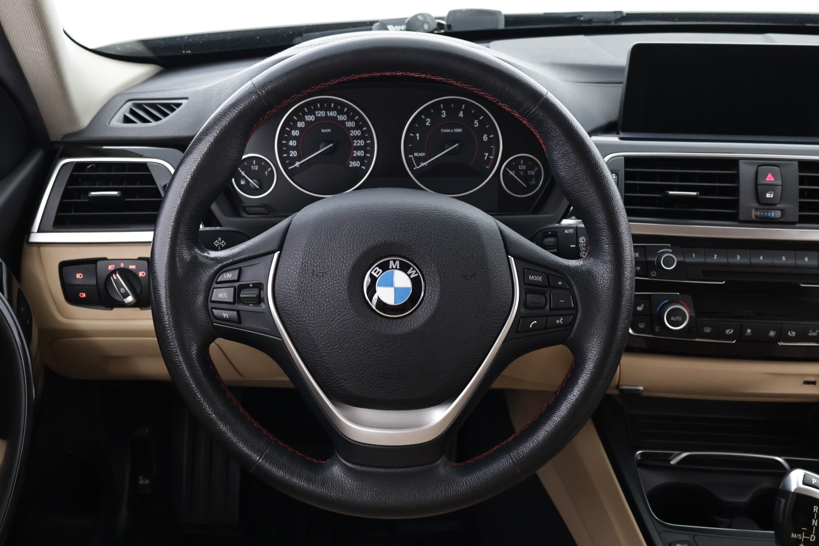 BMW 330 2018