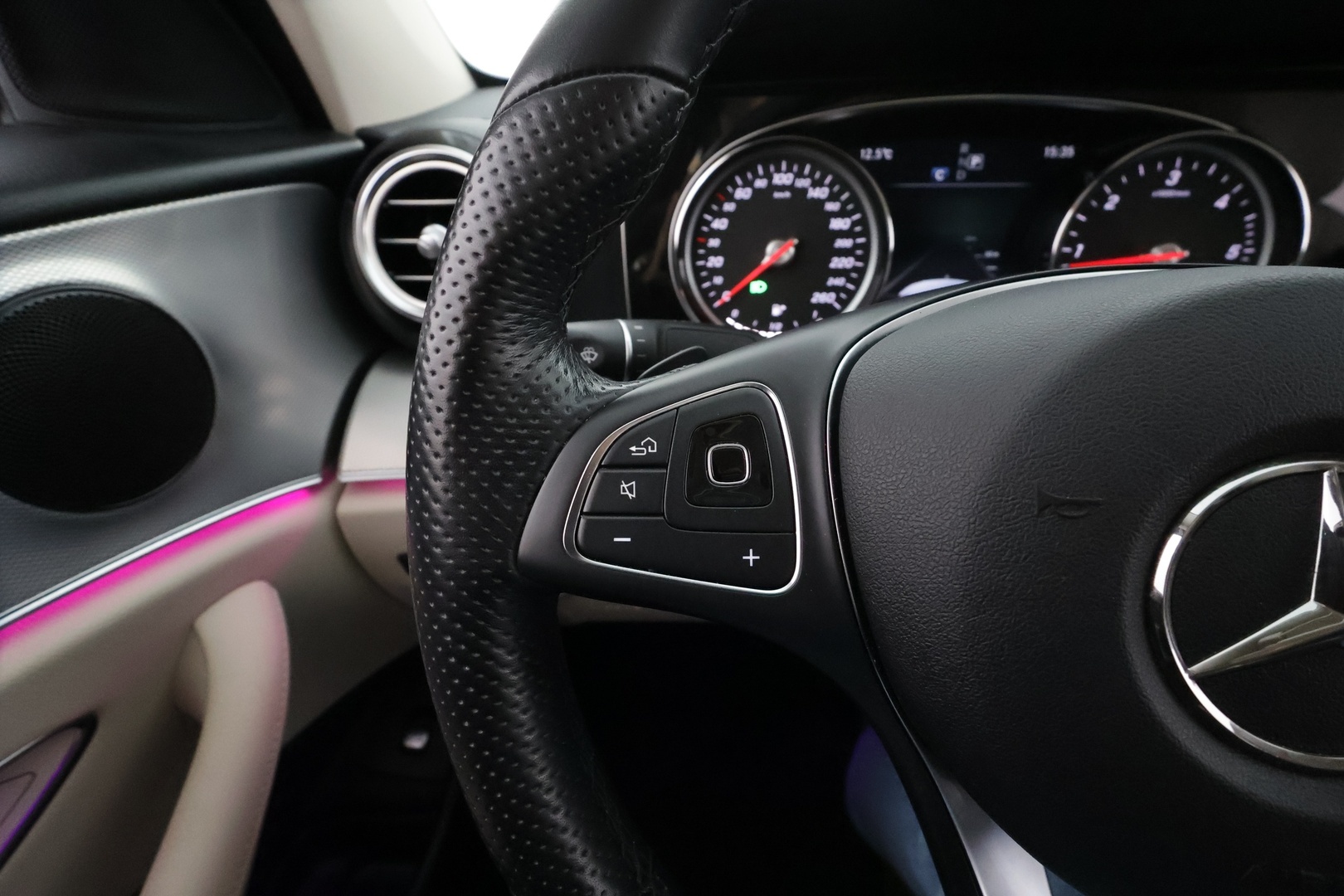 MERCEDES-BENZ E 2018