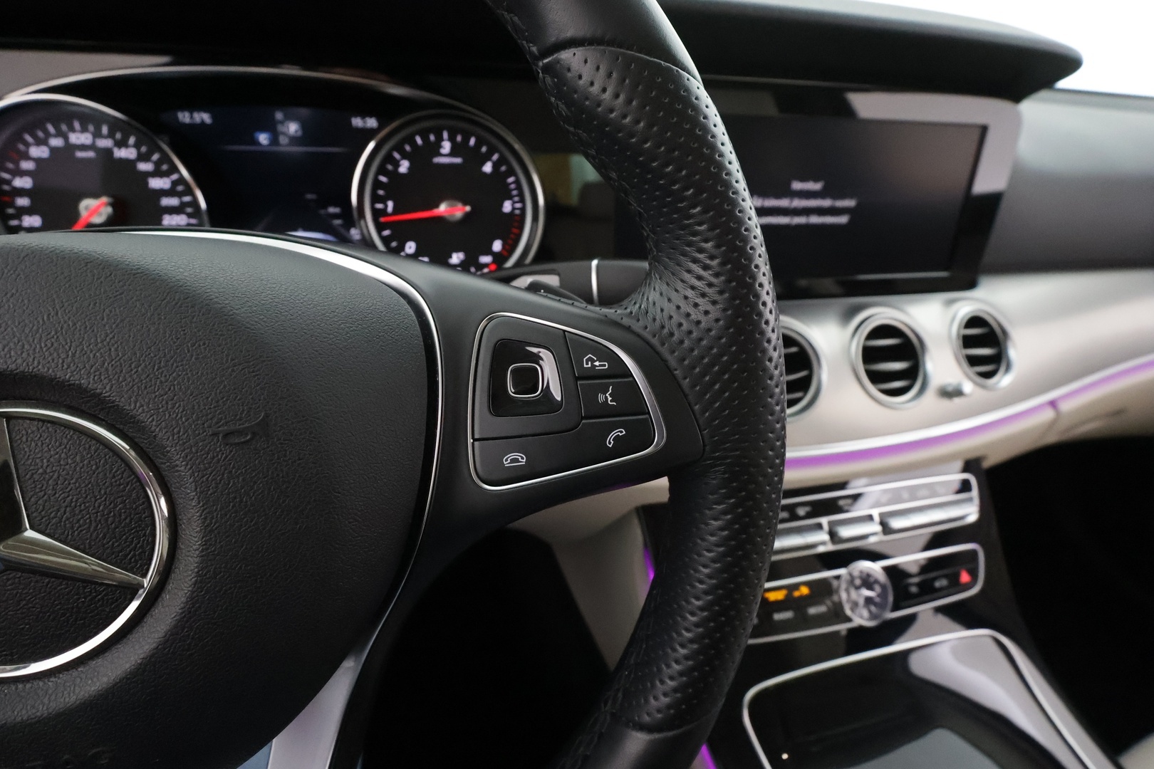 MERCEDES-BENZ E 2018