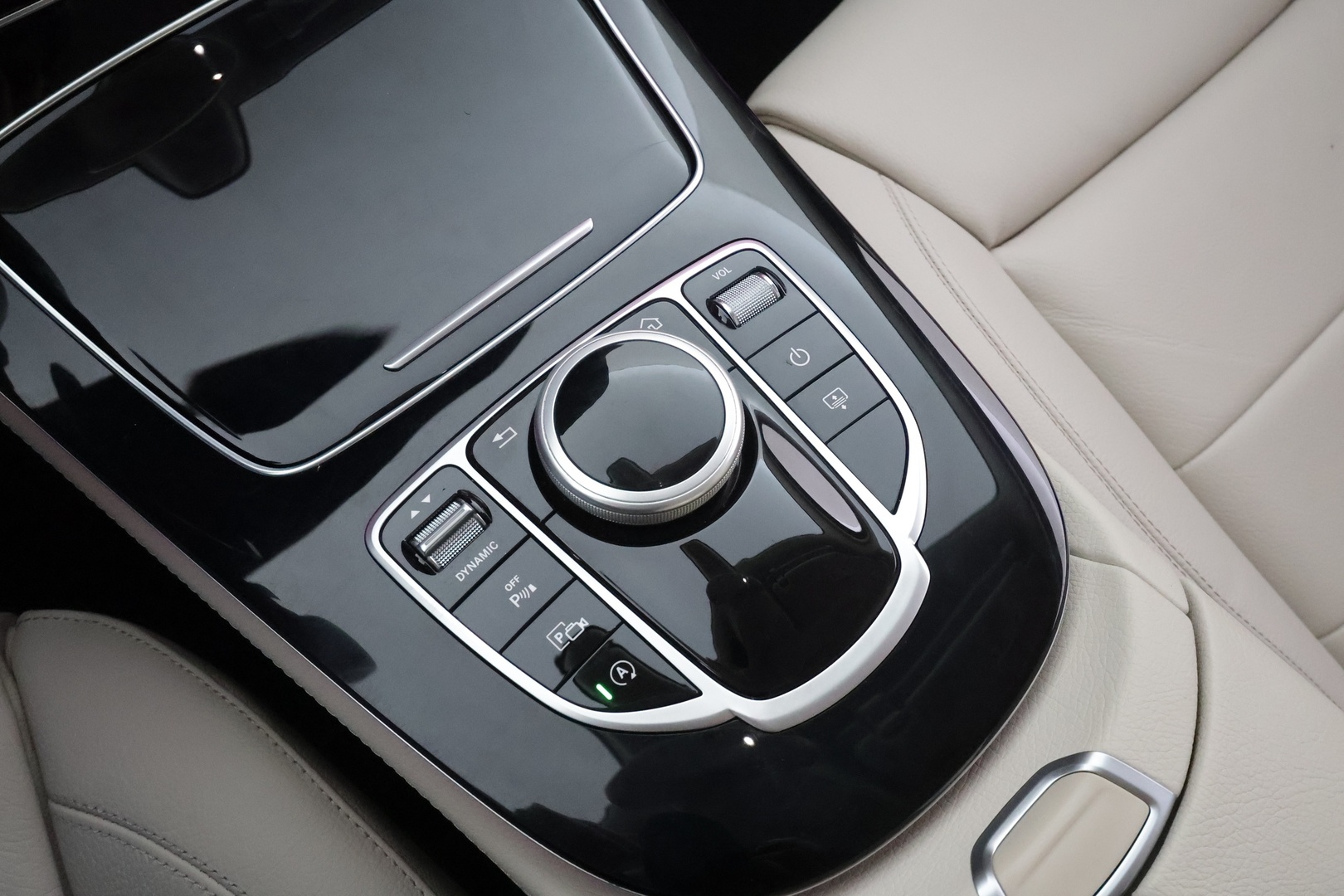 MERCEDES-BENZ E 2018