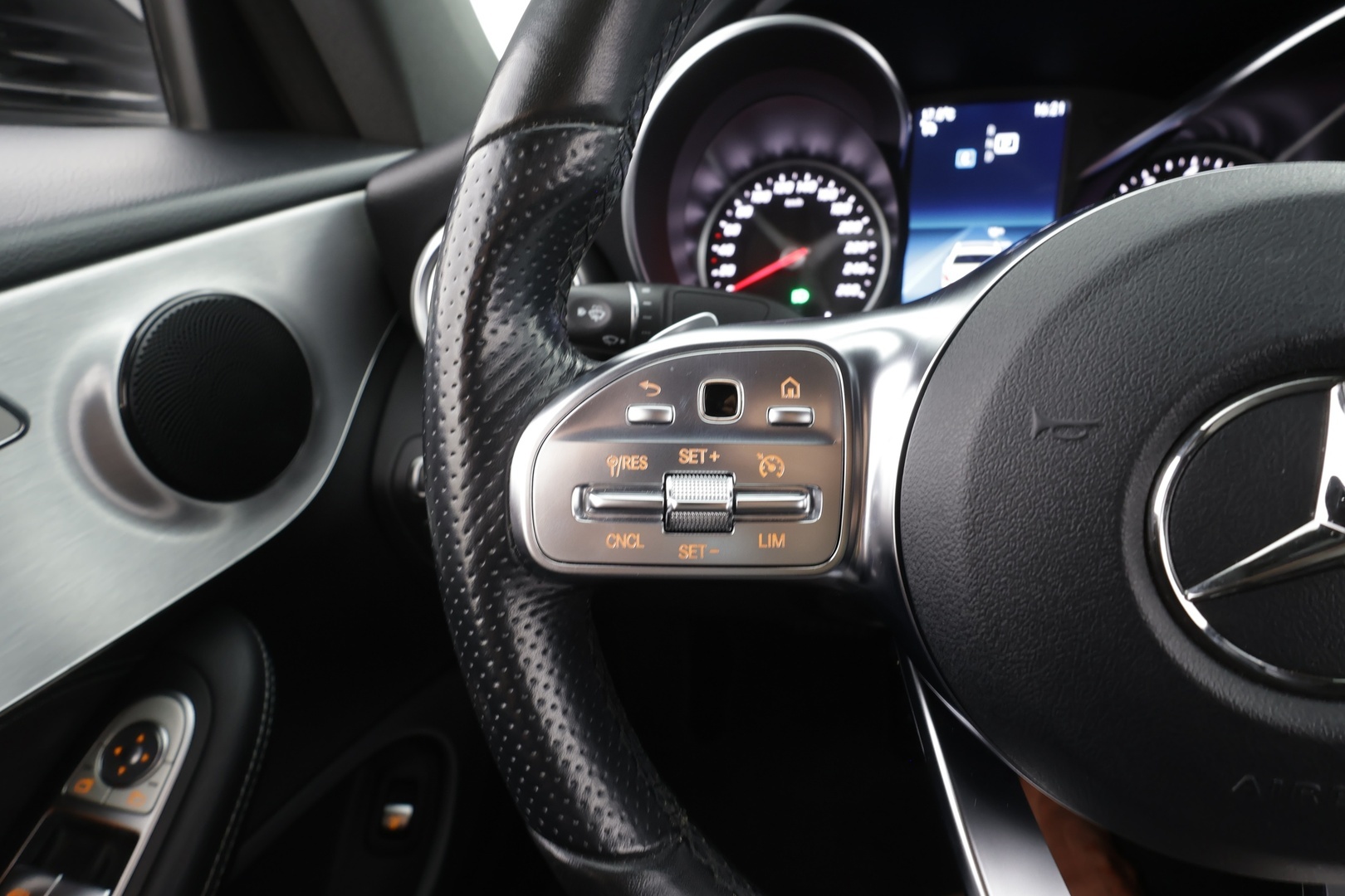 MERCEDES-BENZ C 2019