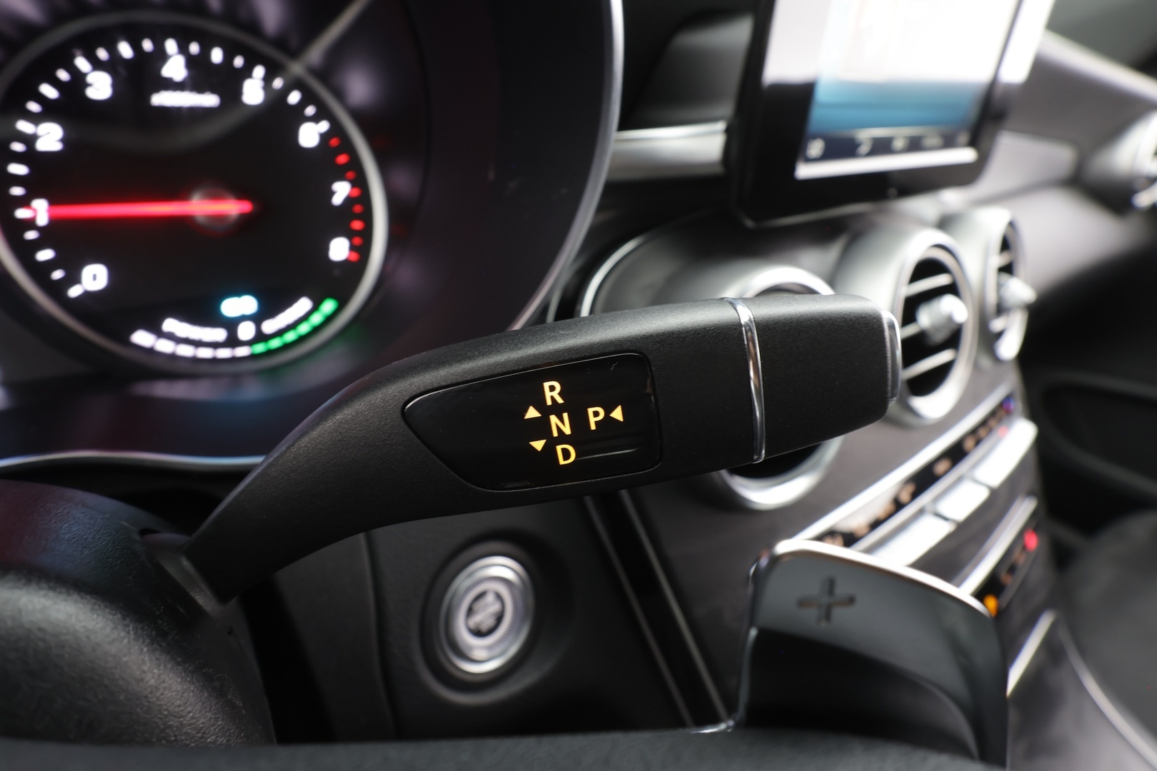 MERCEDES-BENZ C 2019