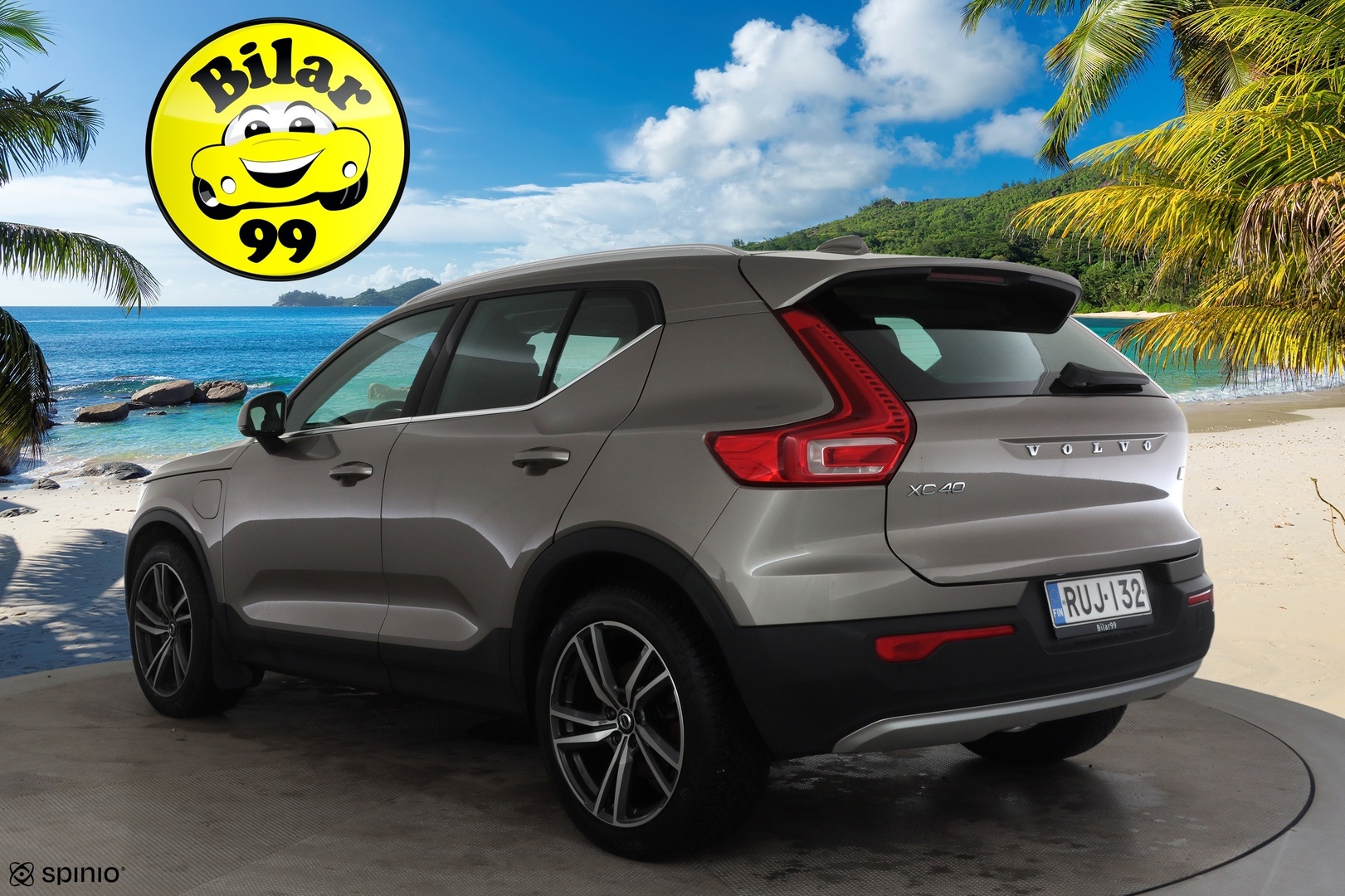 VOLVO XC40 2021