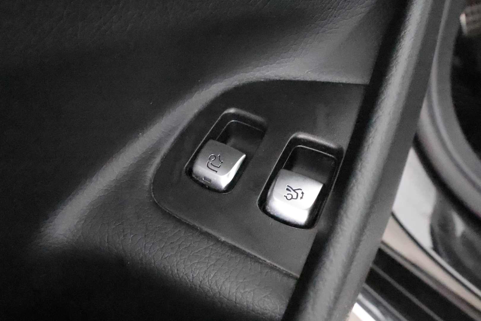 MERCEDES-BENZ E 2020