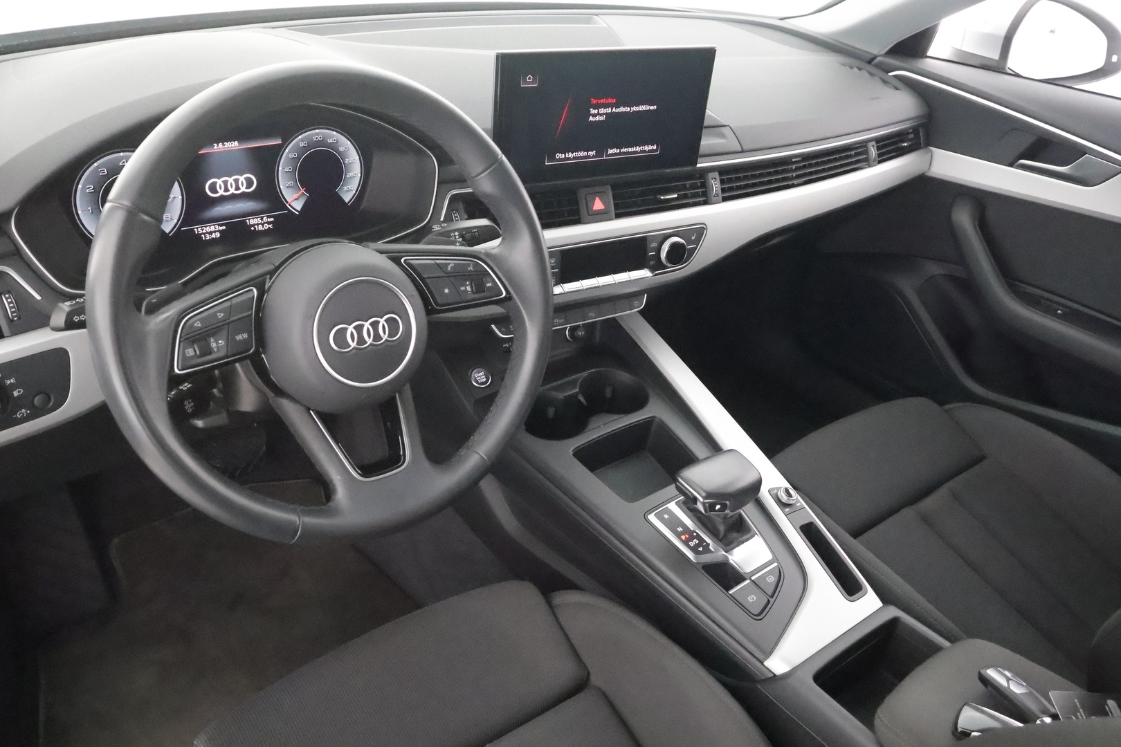 AUDI A4 2023