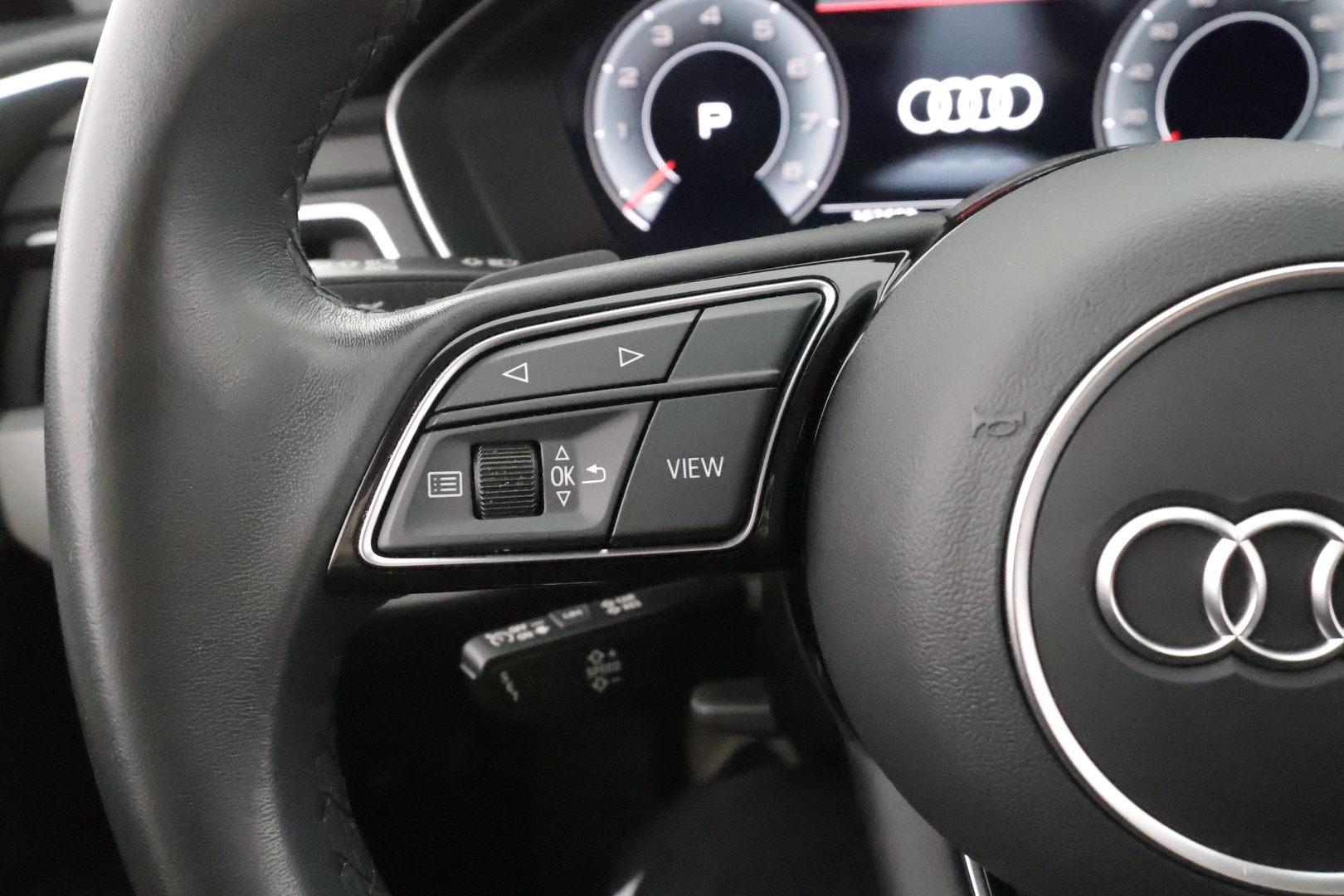 AUDI A4 2023