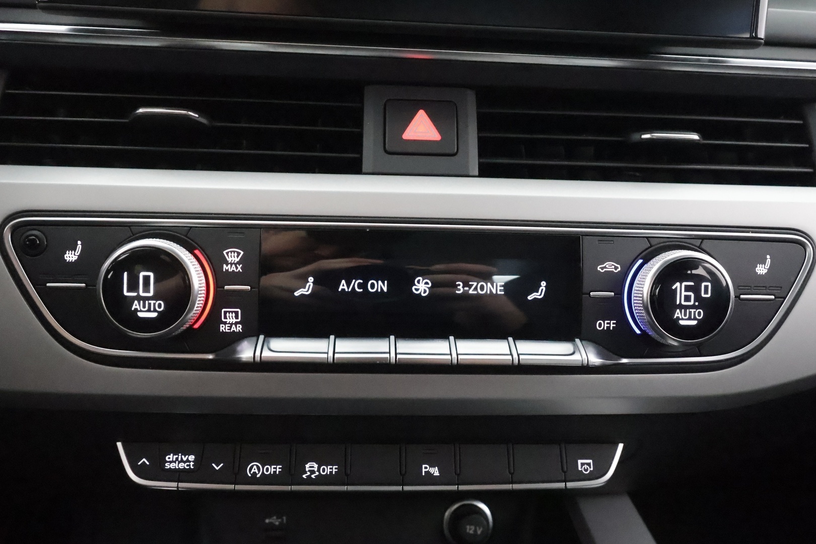 AUDI A4 2023