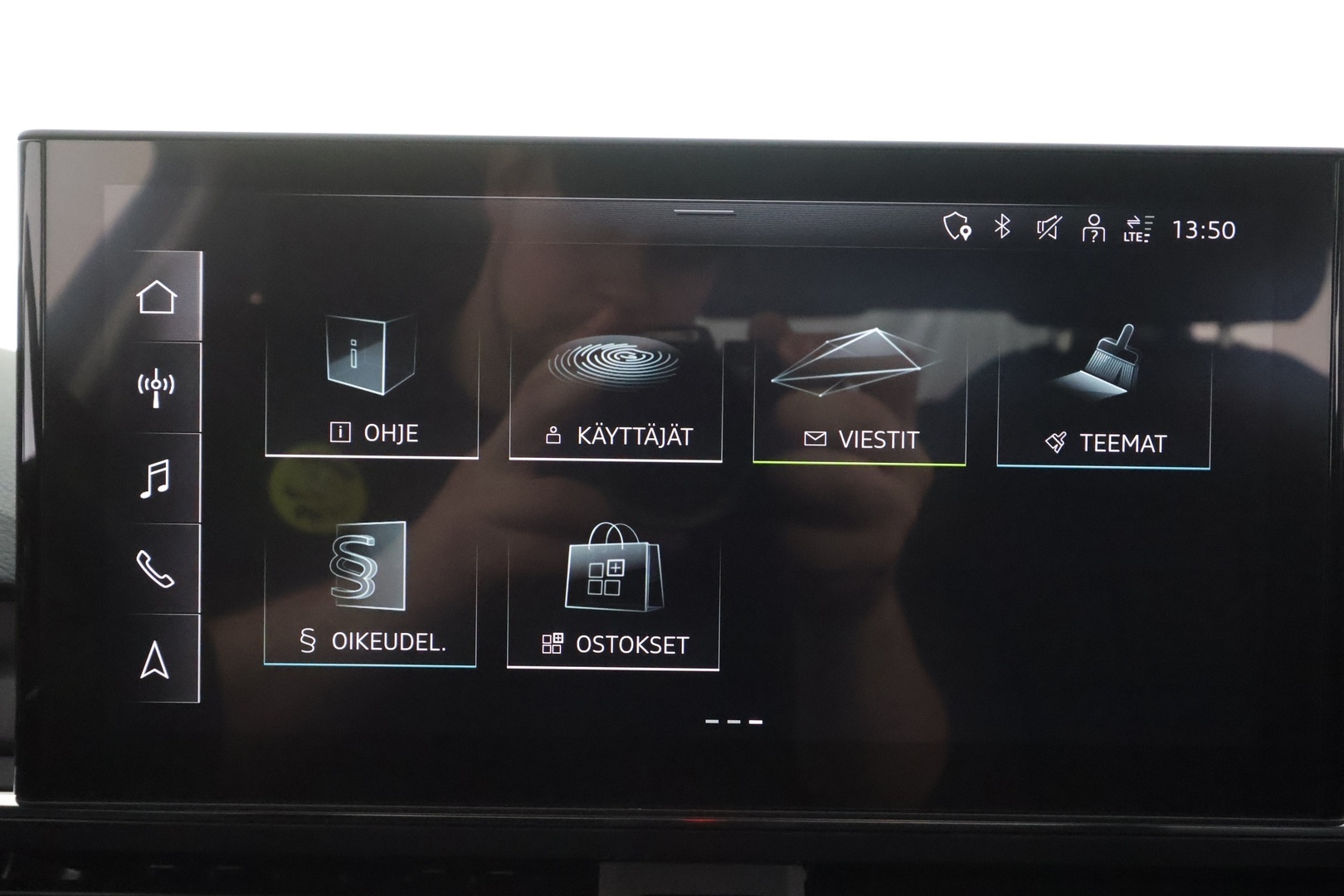AUDI A4 2023