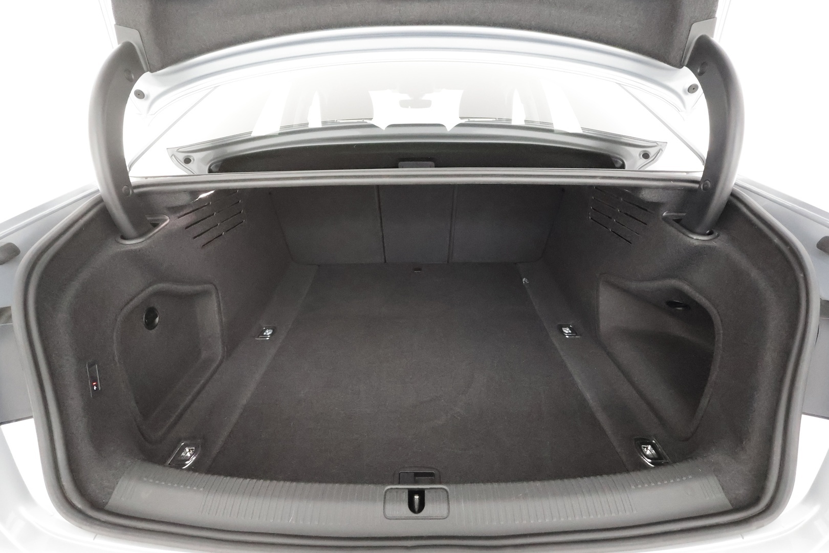 AUDI A4 2023
