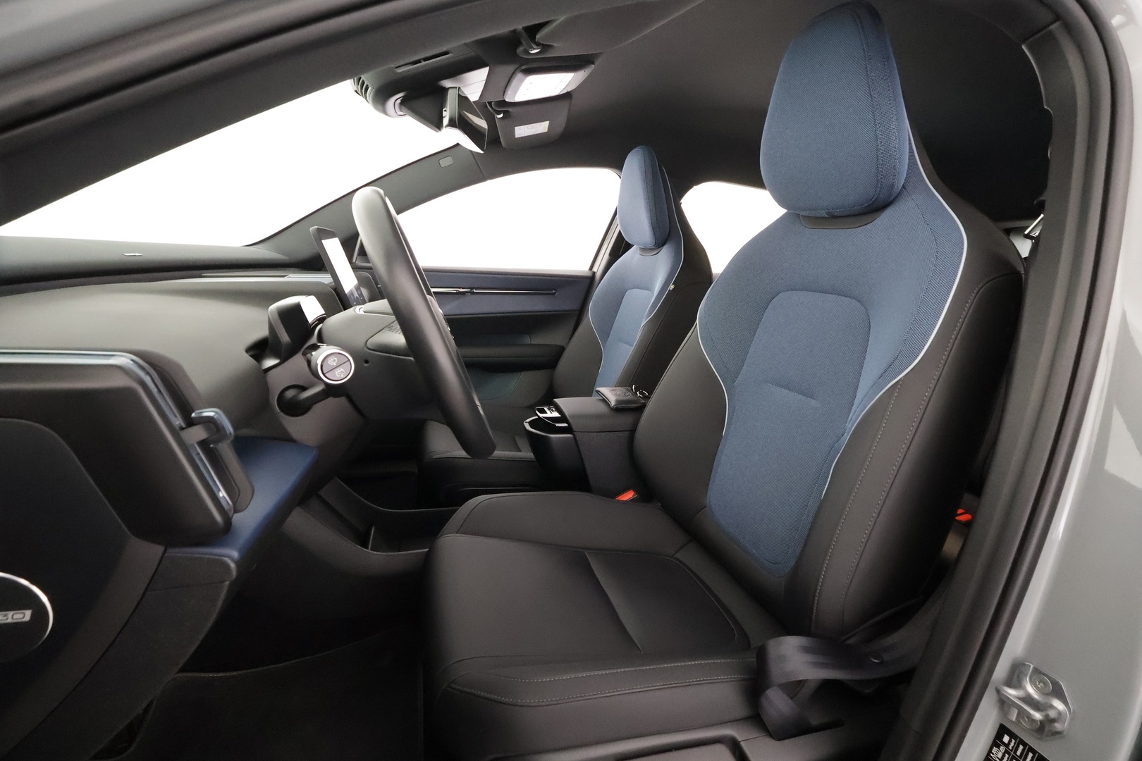 VOLVO EX30 2024