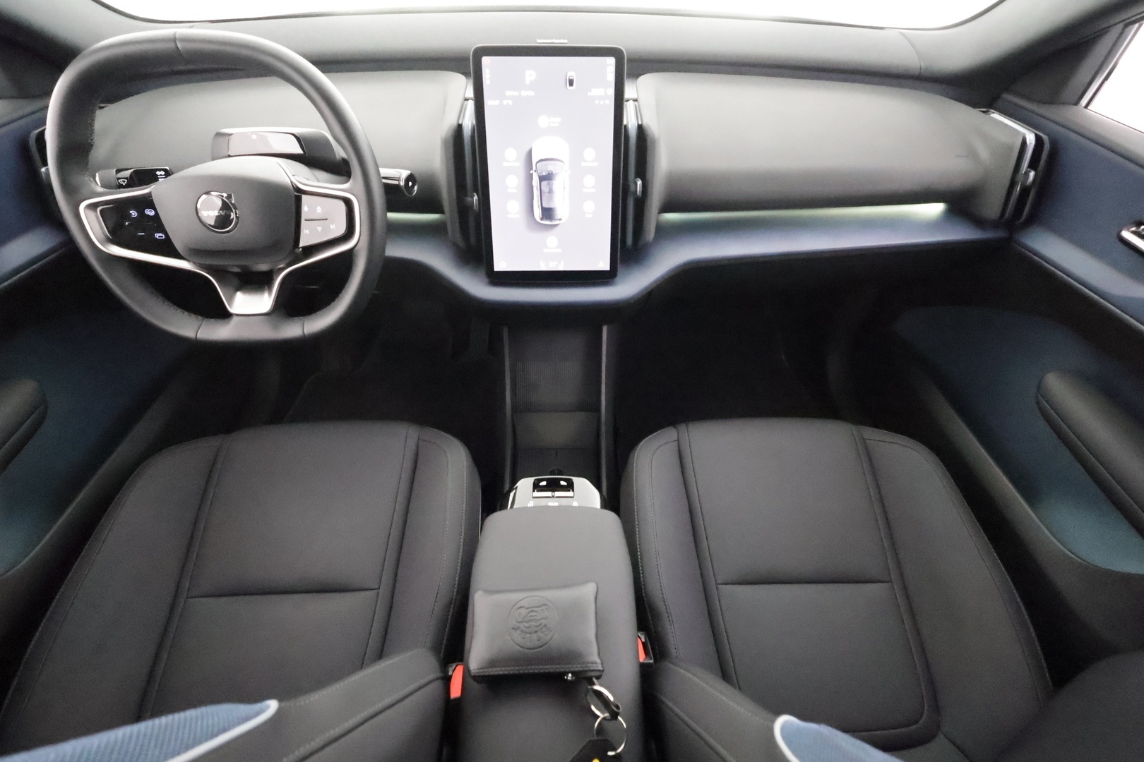 VOLVO EX30 2024